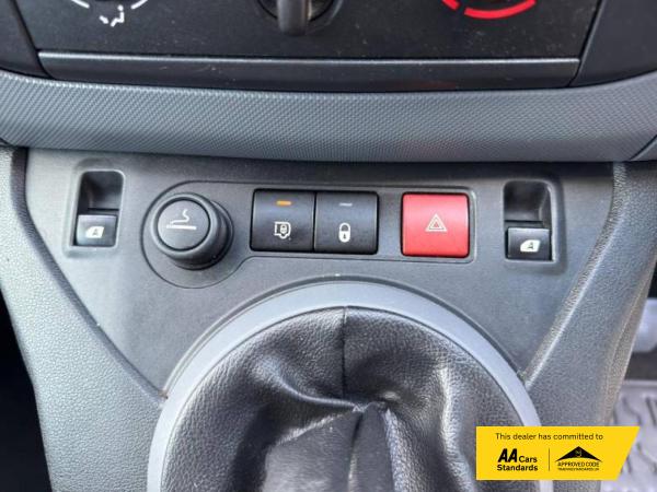 2015 Peugeot Partner 1.6 HDi 850 S Panel Van 4dr Diesel Manual L1 (138 g/km, 90 bhp) - Thumbnail 30