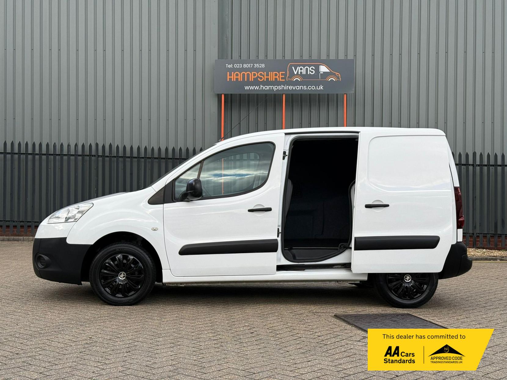 2015 Peugeot Partner 1.6 HDi 850 S Panel Van 4dr Diesel Manual L1 (138 g/km, 90 bhp) - Thumbnail 7