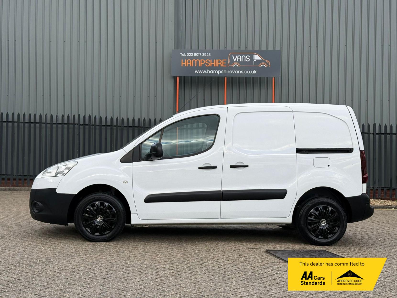 2015 Peugeot Partner 1.6 HDi 850 S Panel Van 4dr Diesel Manual L1 (138 g/km, 90 bhp) - Thumbnail 6