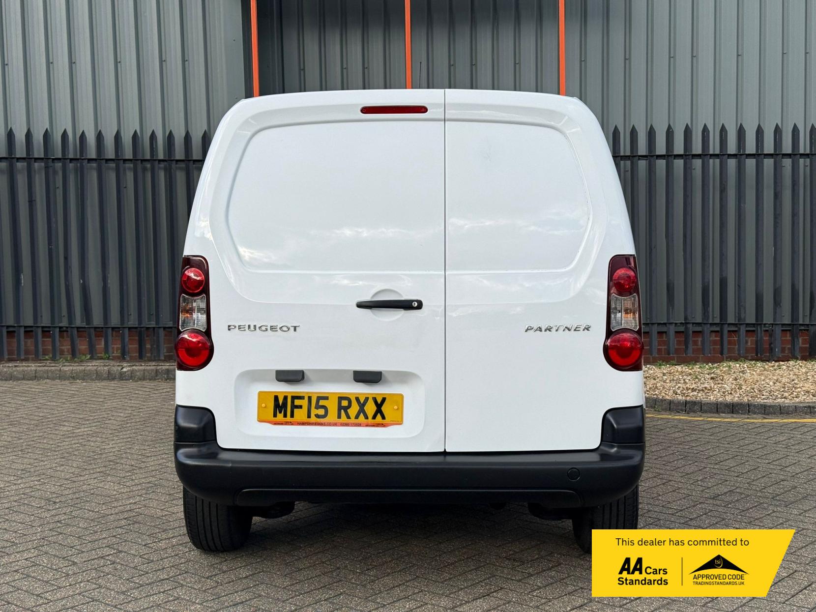 2015 Peugeot Partner 1.6 HDi 850 S Panel Van 4dr Diesel Manual L1 (138 g/km, 90 bhp) - Thumbnail 15