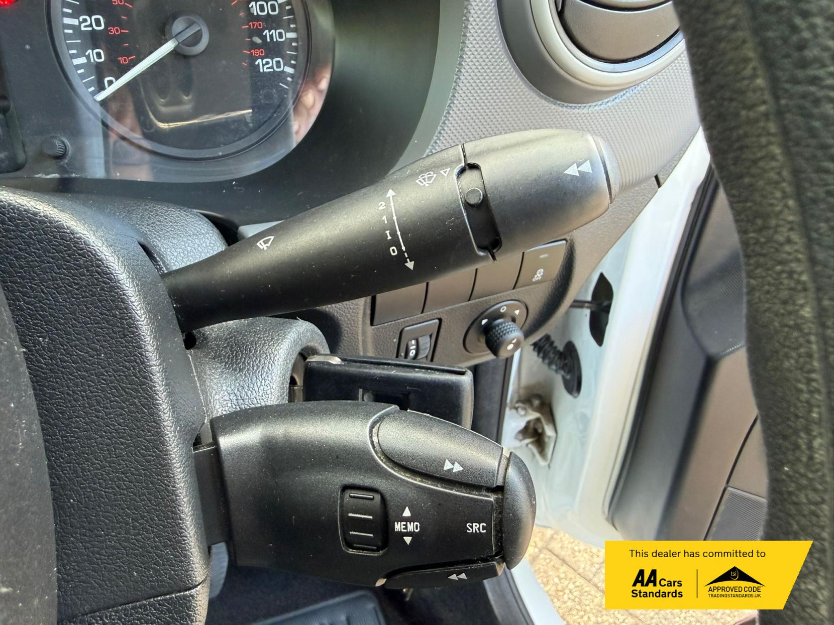 2015 Peugeot Partner 1.6 HDi 850 S Panel Van 4dr Diesel Manual L1 (138 g/km, 90 bhp) - Thumbnail 38