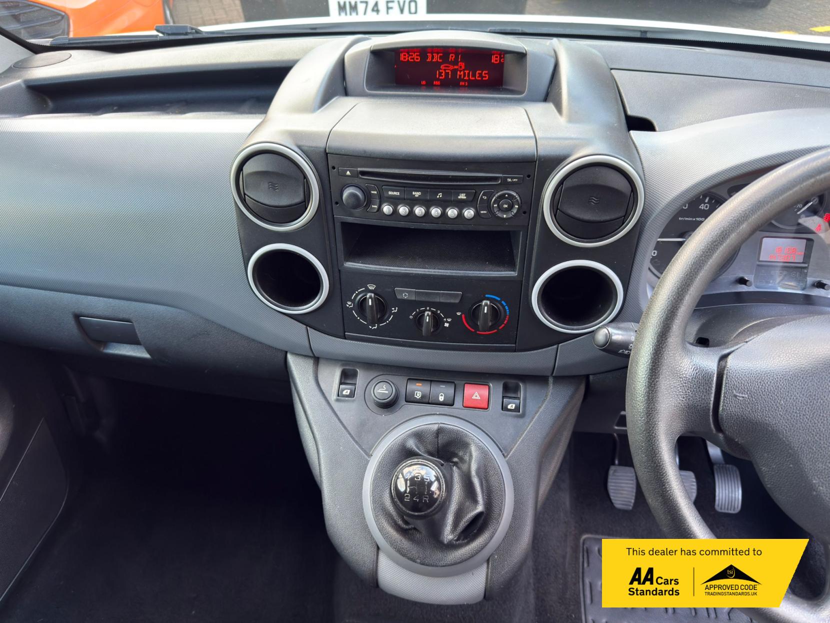 2015 Peugeot Partner 1.6 HDi 850 S Panel Van 4dr Diesel Manual L1 (138 g/km, 90 bhp) - Thumbnail 28