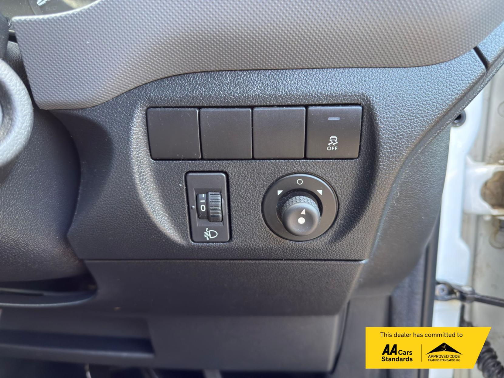 2015 Peugeot Partner 1.6 HDi 850 S Panel Van 4dr Diesel Manual L1 (138 g/km, 90 bhp) - Thumbnail 41