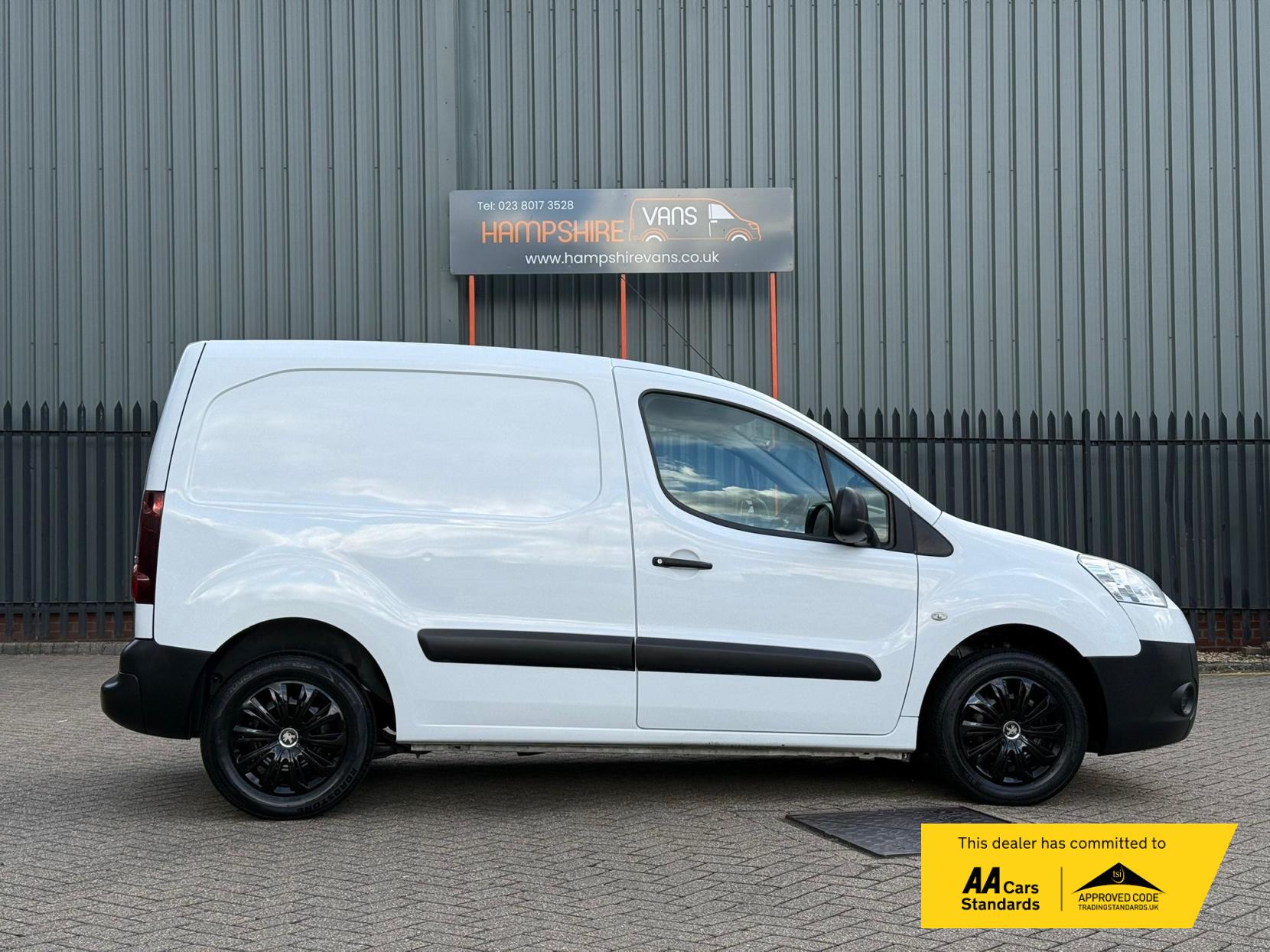 2015 Peugeot Partner 1.6 HDi 850 S Panel Van 4dr Diesel Manual L1 (138 g/km, 90 bhp) - Thumbnail 5
