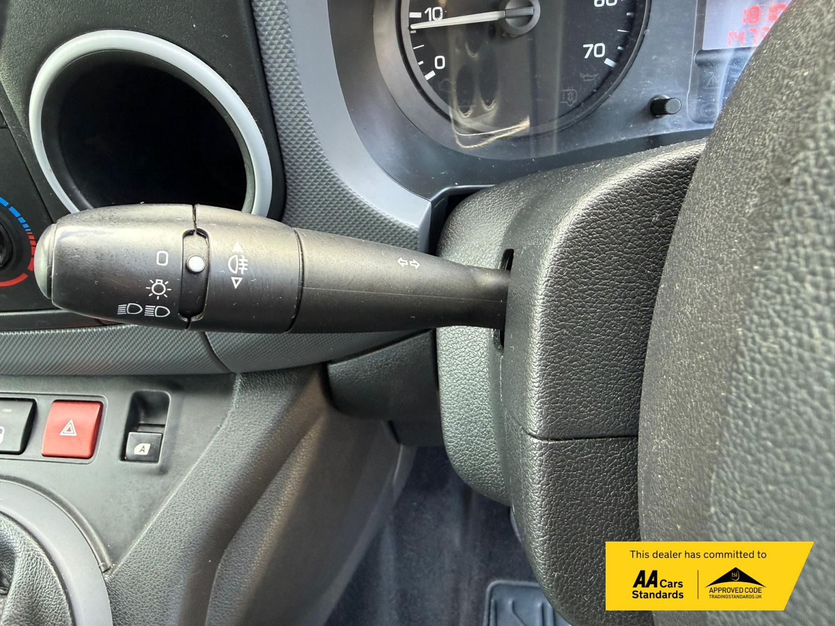 2015 Peugeot Partner 1.6 HDi 850 S Panel Van 4dr Diesel Manual L1 (138 g/km, 90 bhp) - Thumbnail 35