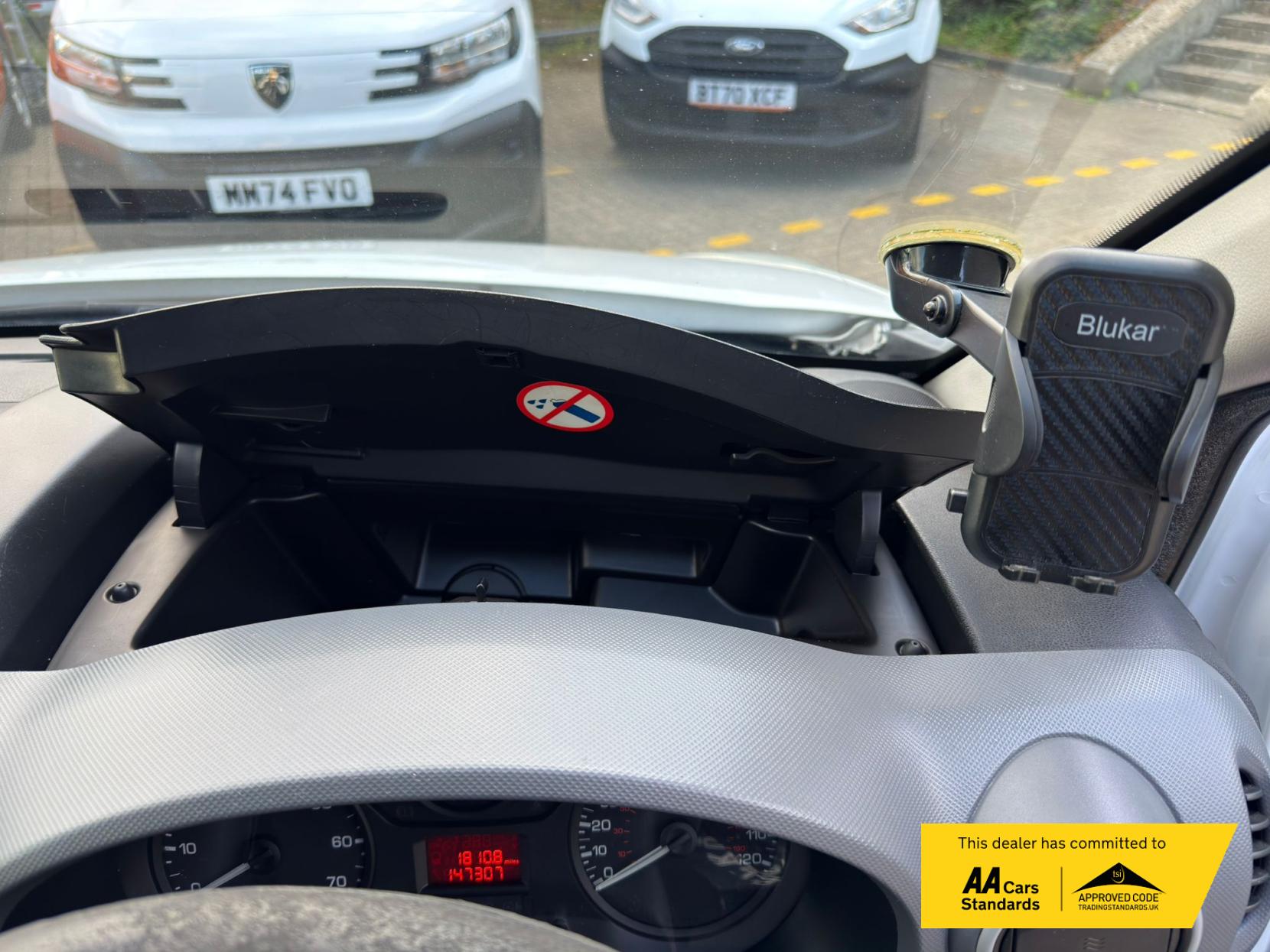 2015 Peugeot Partner 1.6 HDi 850 S Panel Van 4dr Diesel Manual L1 (138 g/km, 90 bhp) - Thumbnail 39