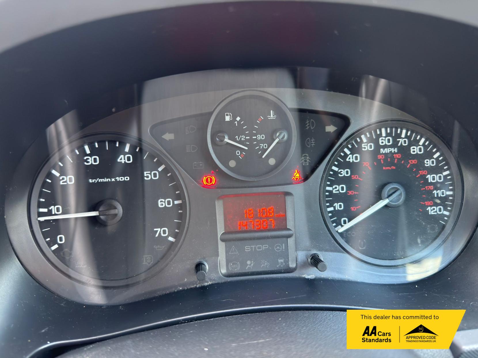 2015 Peugeot Partner 1.6 HDi 850 S Panel Van 4dr Diesel Manual L1 (138 g/km, 90 bhp) - Thumbnail 37