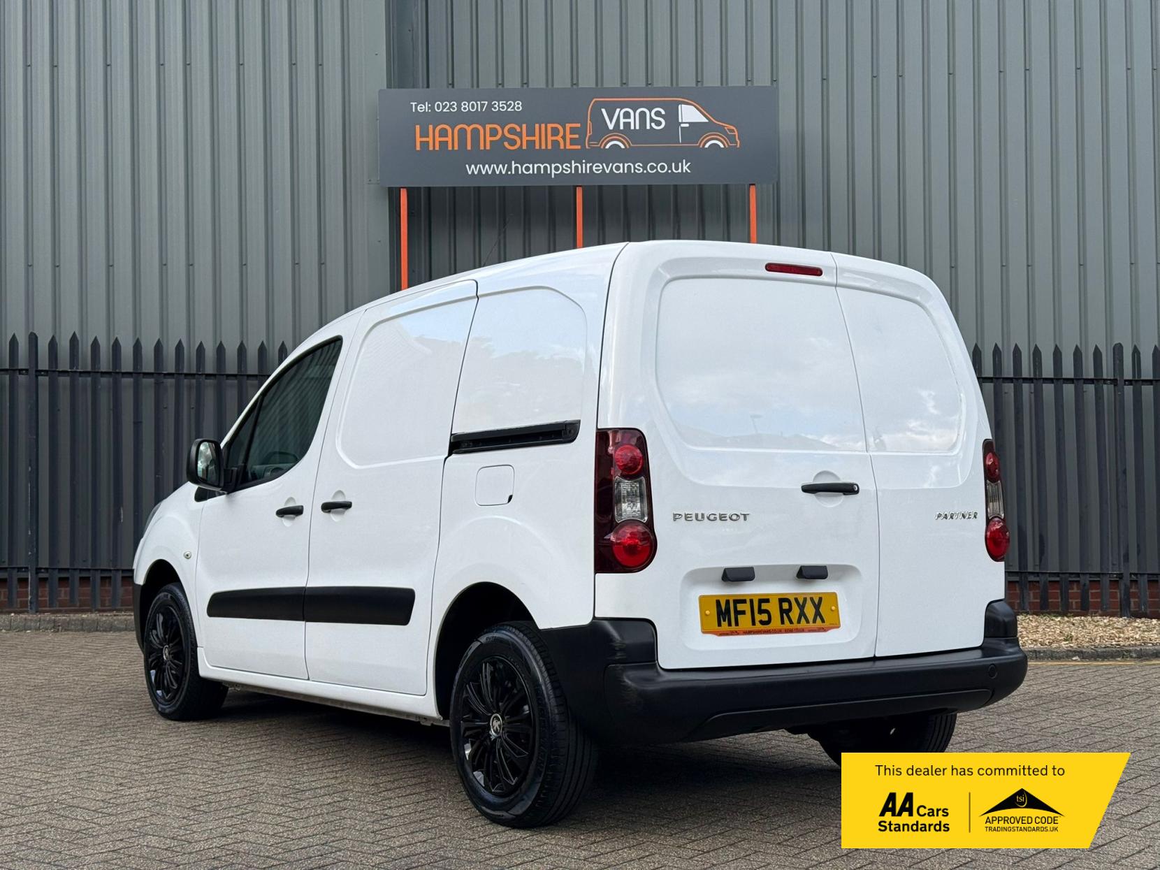 2015 Peugeot Partner 1.6 HDi 850 S Panel Van 4dr Diesel Manual L1 (138 g/km, 90 bhp) - Thumbnail 4