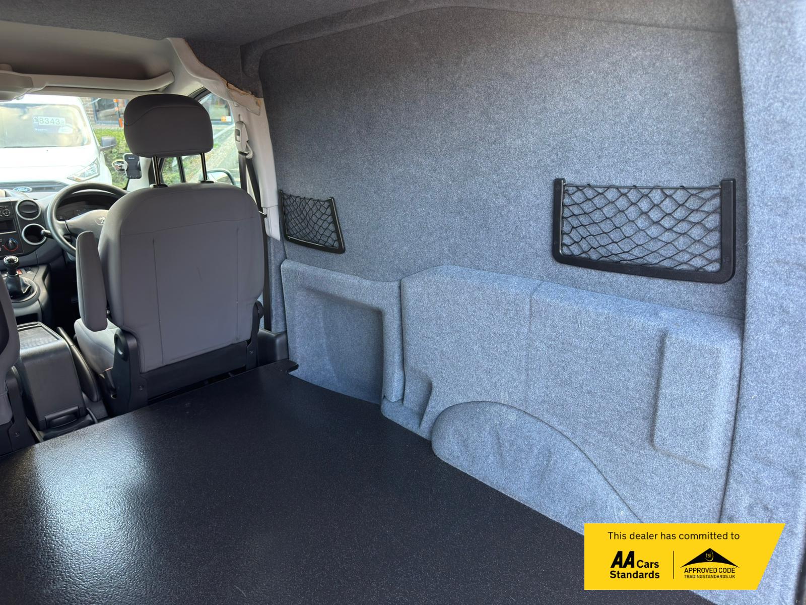 2015 Peugeot Partner 1.6 HDi 850 S Panel Van 4dr Diesel Manual L1 (138 g/km, 90 bhp) - Thumbnail 19