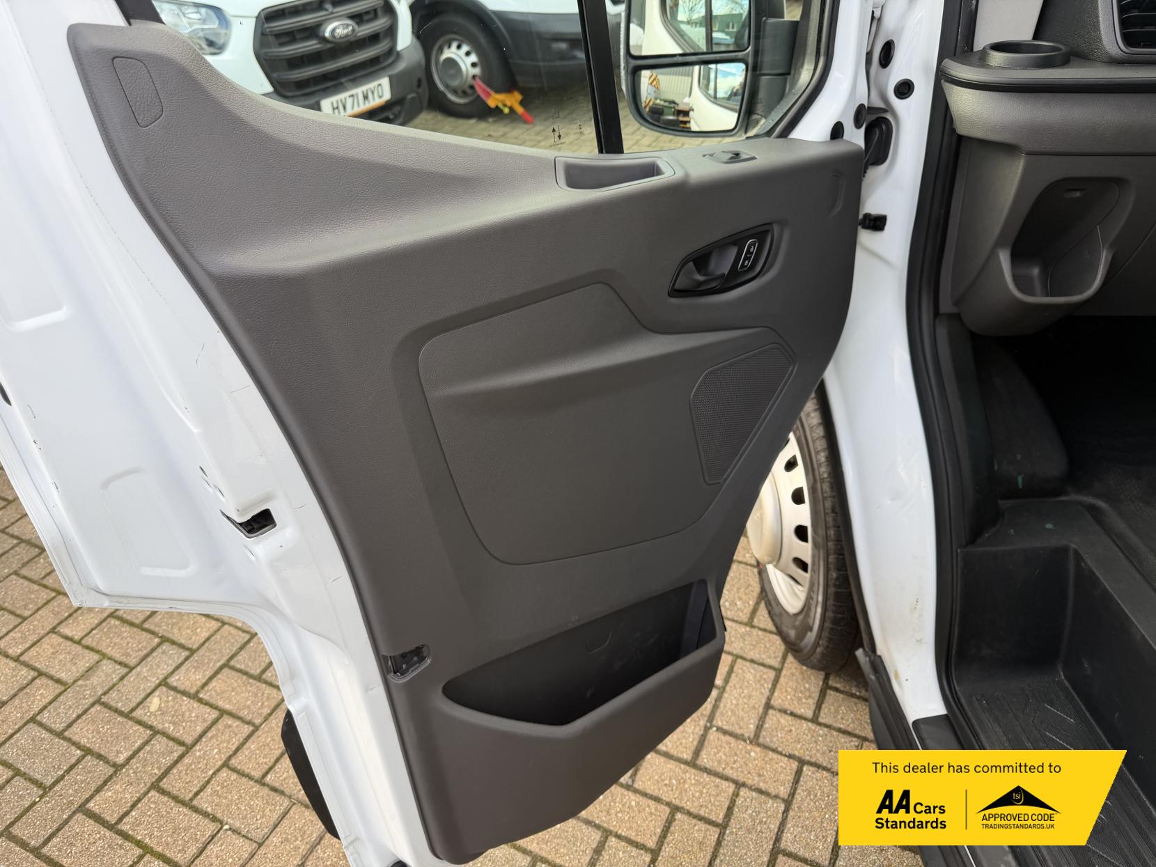 Ford Transit 2.0 350 EcoBlue 1-Way Double Tipper Double Cab 4dr Diesel Manual RWD L3 Euro 6 (1-Way, 1-Stop) (130 ps)