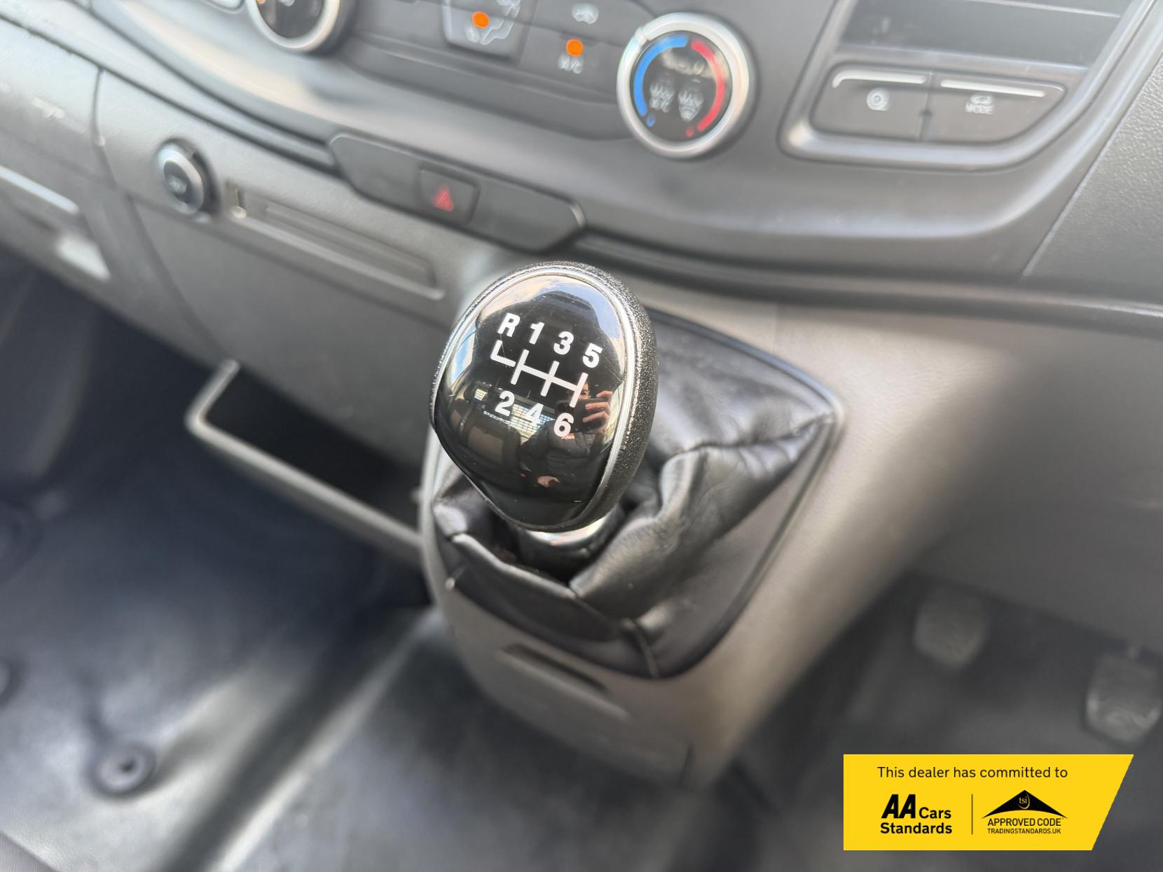 Ford Transit 2.0 350 EcoBlue 1-Way Double Tipper Double Cab 4dr Diesel Manual RWD L3 Euro 6 (1-Way, 1-Stop) (130 ps)