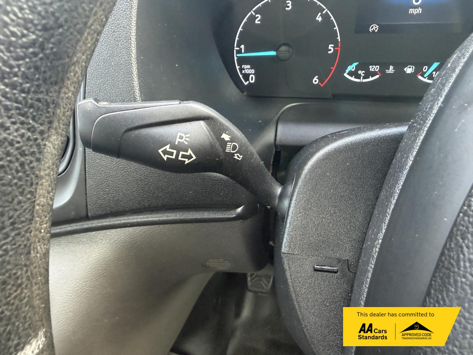 Ford Transit 2.0 350 EcoBlue 1-Way Double Tipper Double Cab 4dr Diesel Manual RWD L3 Euro 6 (1-Way, 1-Stop) (130 ps)