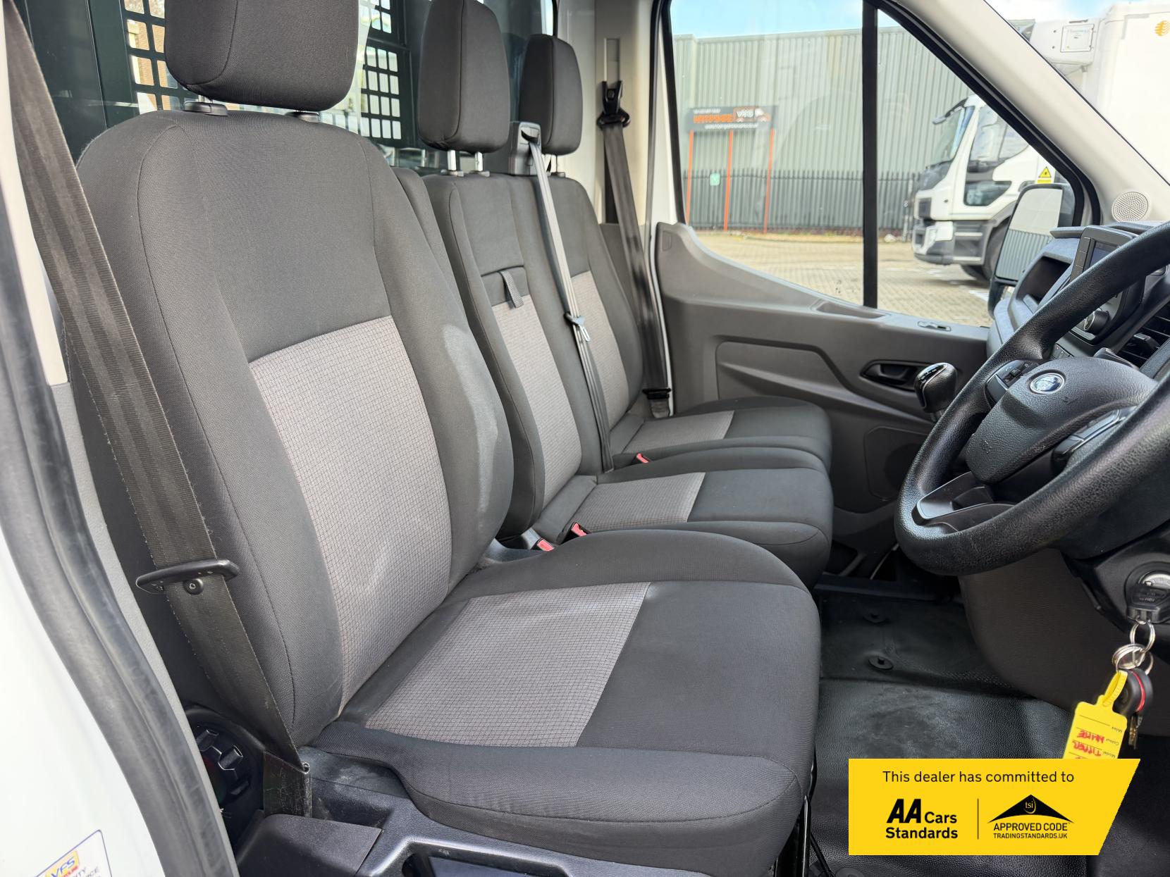 Ford Transit 2.0 350 EcoBlue 1-Way Double Tipper Double Cab 4dr Diesel Manual RWD L3 Euro 6 (1-Way, 1-Stop) (130 ps)