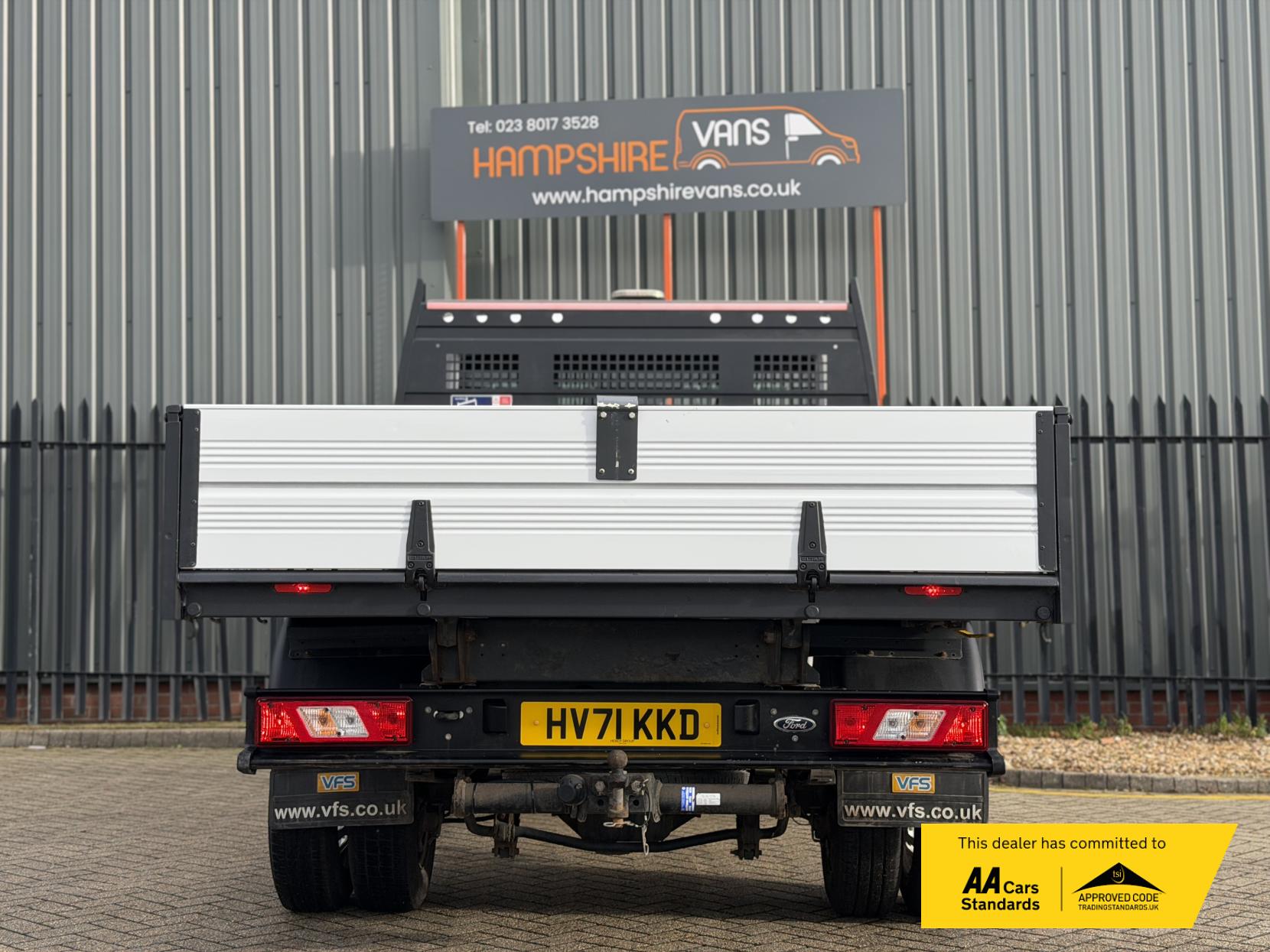 Ford Transit 2.0 350 EcoBlue 1-Way Double Tipper Double Cab 4dr Diesel Manual RWD L3 Euro 6 (1-Way, 1-Stop) (130 ps)