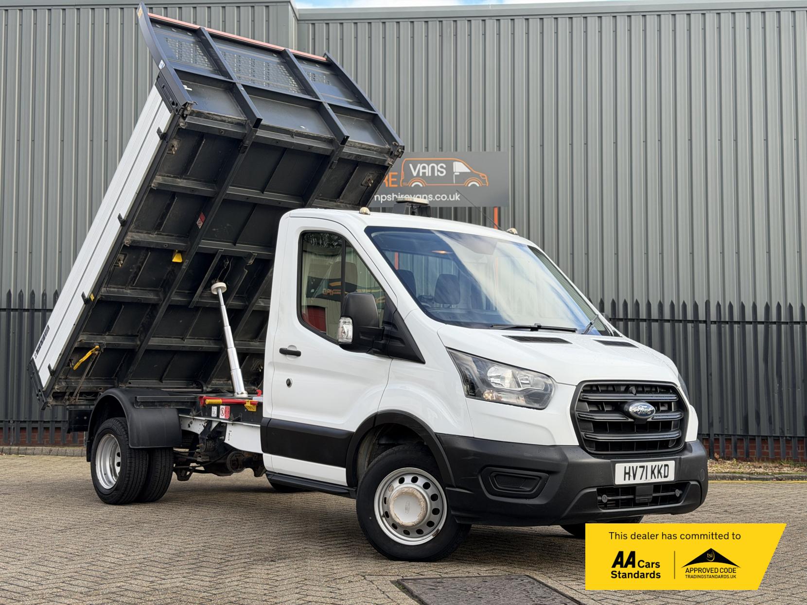 Ford Transit 2.0 350 EcoBlue 1-Way Double Tipper Double Cab 4dr Diesel Manual RWD L3 Euro 6 (1-Way, 1-Stop) (130 ps)