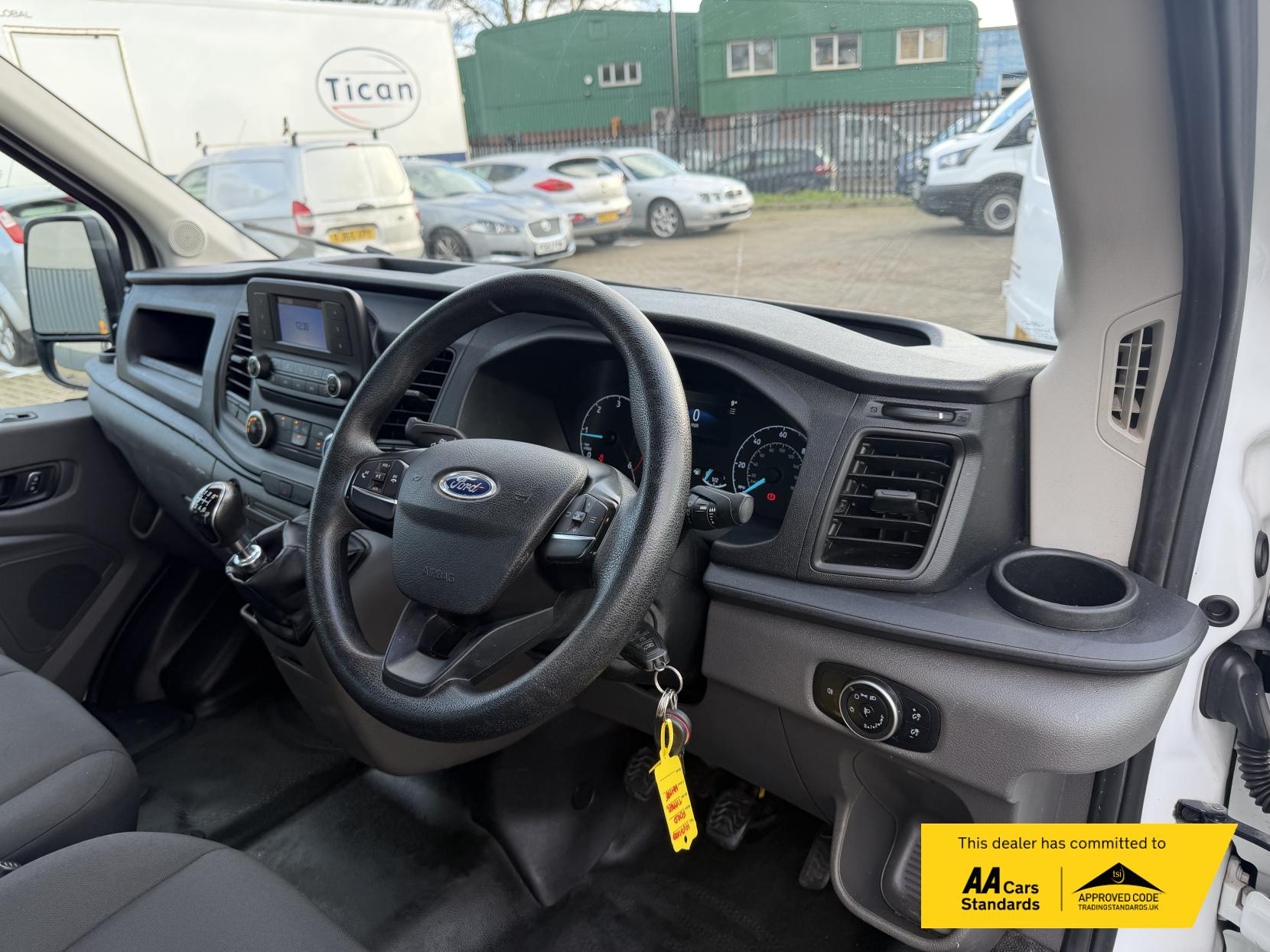 Ford Transit 2.0 350 EcoBlue 1-Way Double Tipper Double Cab 4dr Diesel Manual RWD L3 Euro 6 (1-Way, 1-Stop) (130 ps)