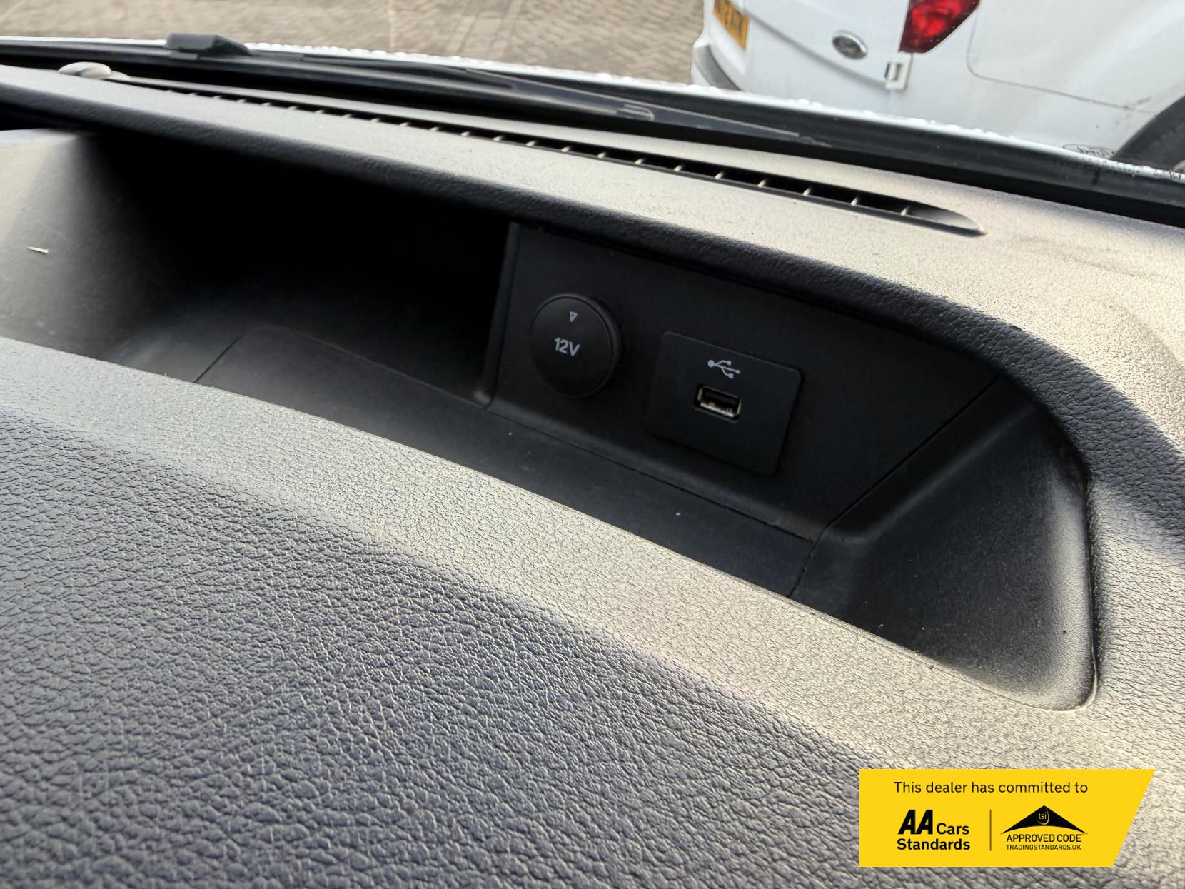 Ford Transit 2.0 350 EcoBlue 1-Way Double Tipper Double Cab 4dr Diesel Manual RWD L3 Euro 6 (1-Way, 1-Stop) (130 ps)