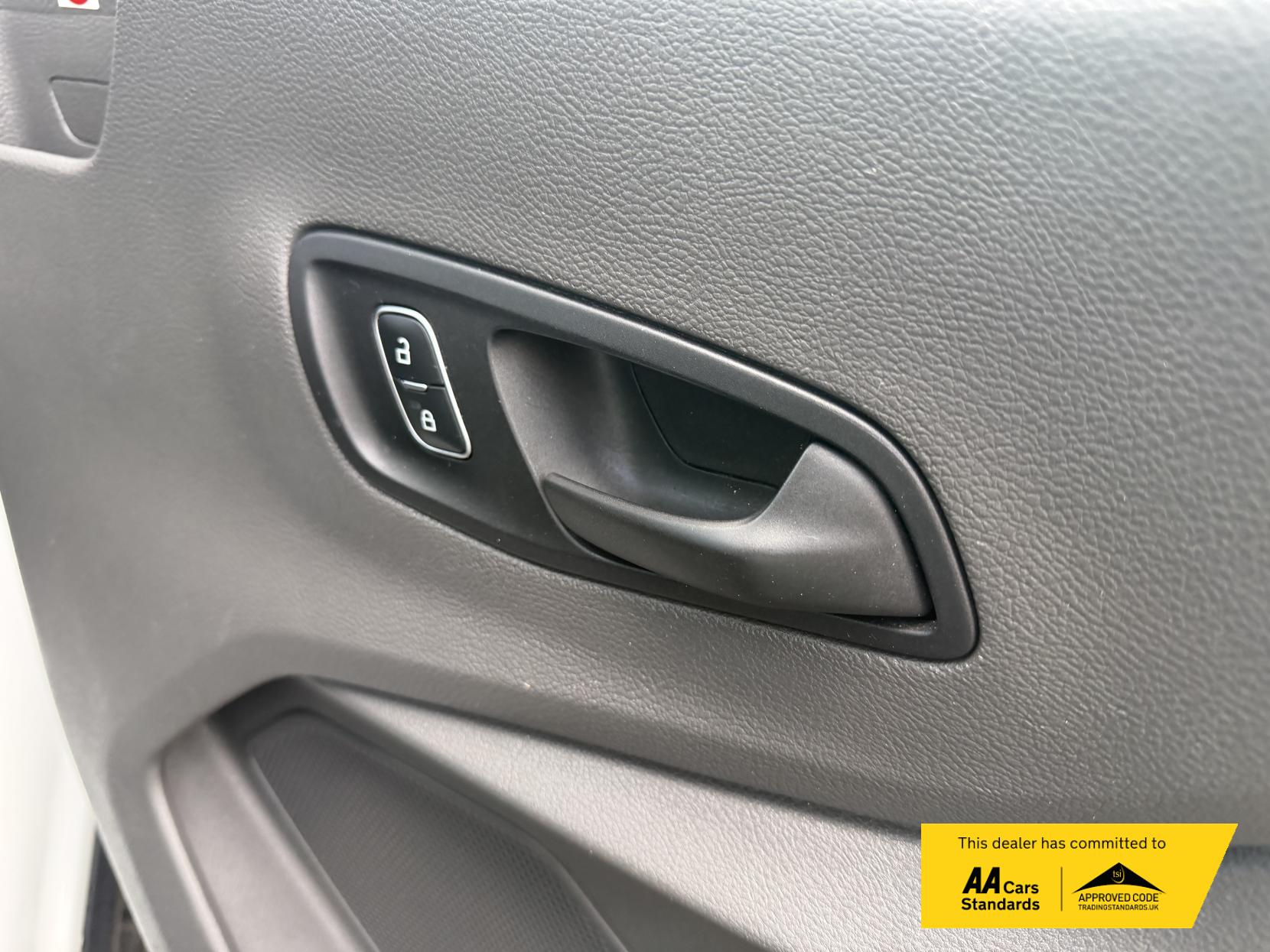 Ford Transit 2.0 350 EcoBlue 1-Way Double Tipper Double Cab 4dr Diesel Manual RWD L3 Euro 6 (1-Way, 1-Stop) (130 ps)