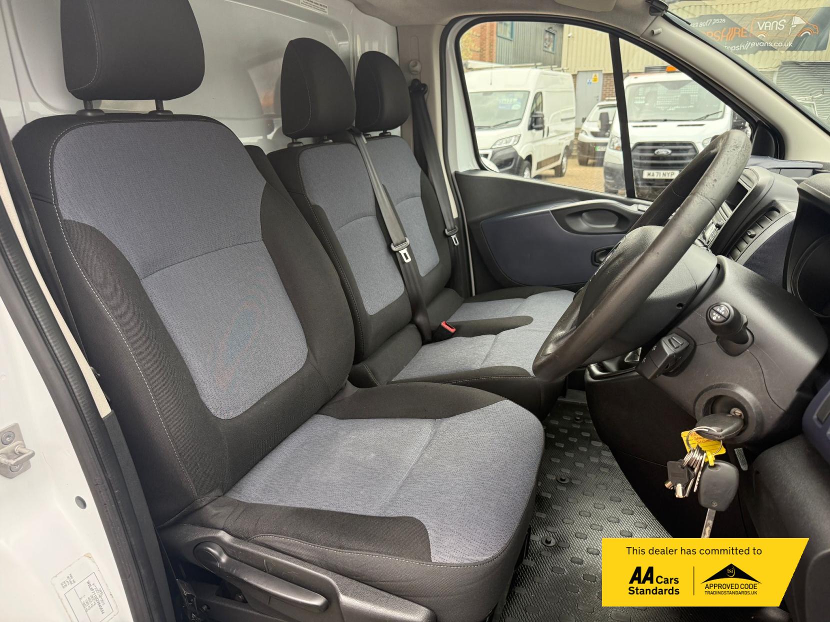 Vauxhall Vivaro 1.6 CDTi 2900 ecoFLEX Panel Van 5dr Diesel Manual L1 H1 Euro 5 (s/s) (90 ps)
