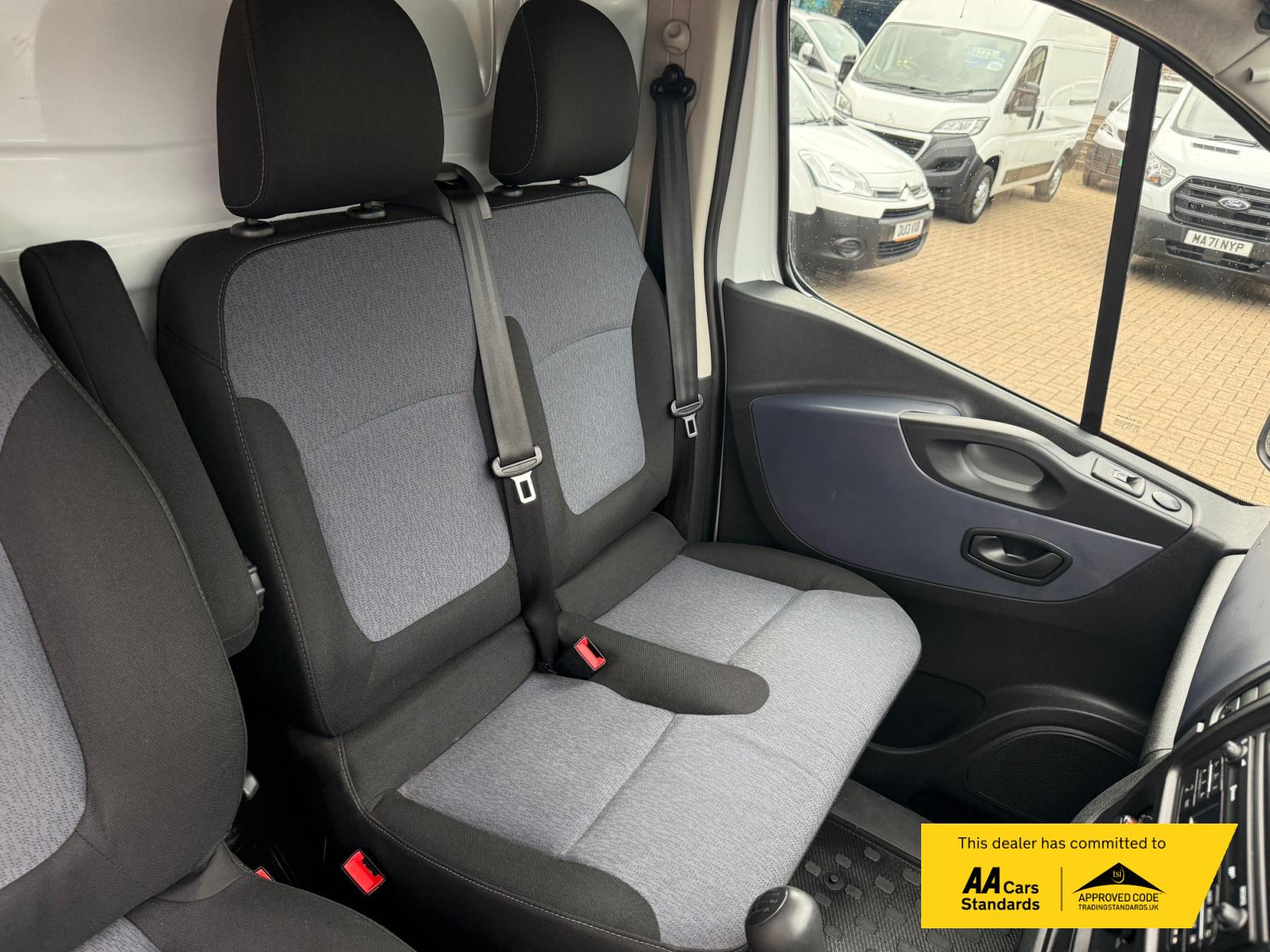 Vauxhall Vivaro 1.6 CDTi 2900 ecoFLEX Panel Van 5dr Diesel Manual L1 H1 Euro 5 (s/s) (90 ps)