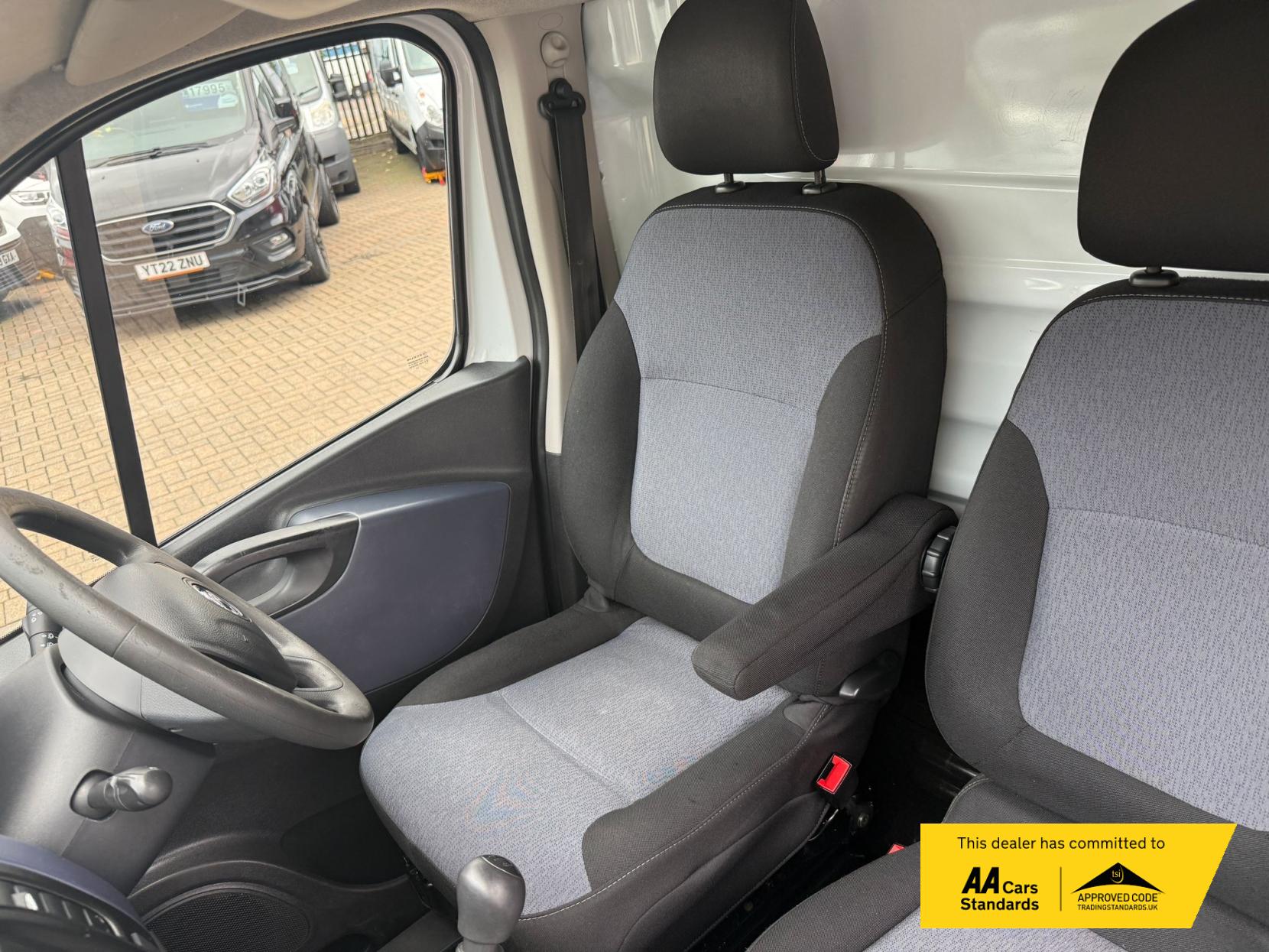 Vauxhall Vivaro 1.6 CDTi 2900 ecoFLEX Panel Van 5dr Diesel Manual L1 H1 Euro 5 (s/s) (90 ps)