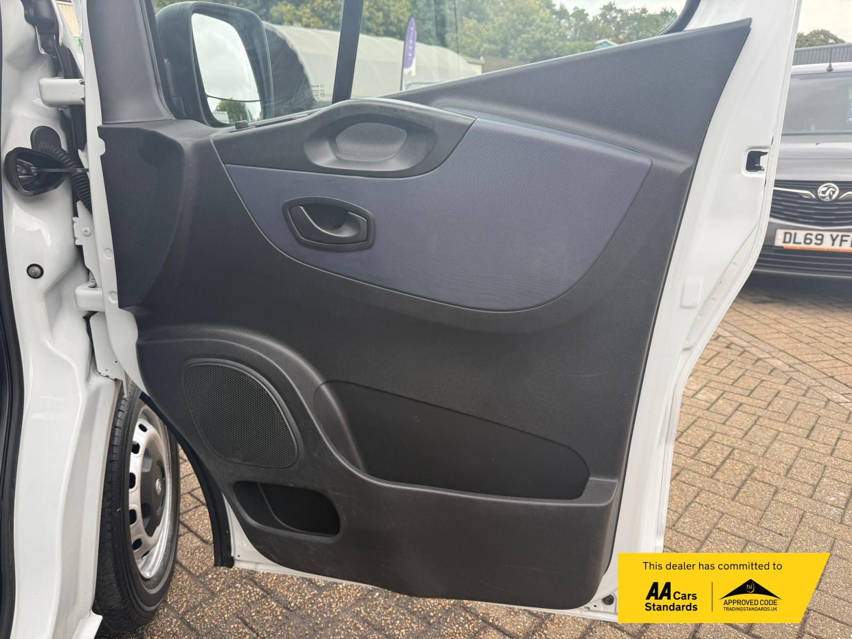 Vauxhall Vivaro 1.6 CDTi 2900 ecoFLEX Panel Van 5dr Diesel Manual L1 H1 Euro 5 (s/s) (90 ps)