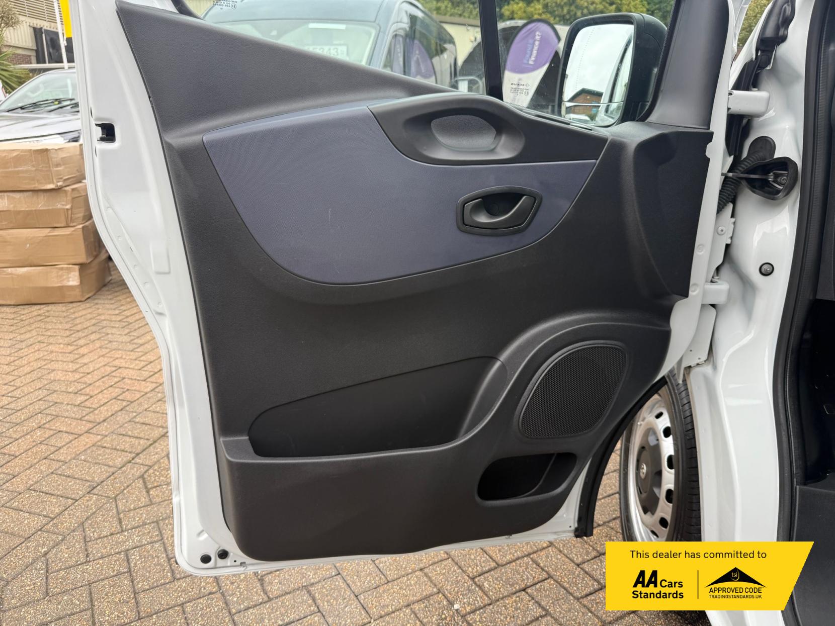 Vauxhall Vivaro 1.6 CDTi 2900 ecoFLEX Panel Van 5dr Diesel Manual L1 H1 Euro 5 (s/s) (90 ps)