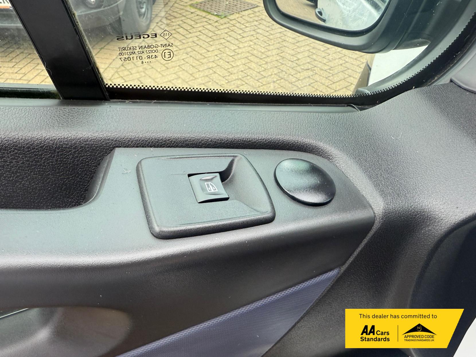 Vauxhall Vivaro 1.6 CDTi 2900 ecoFLEX Panel Van 5dr Diesel Manual L1 H1 Euro 5 (s/s) (90 ps)