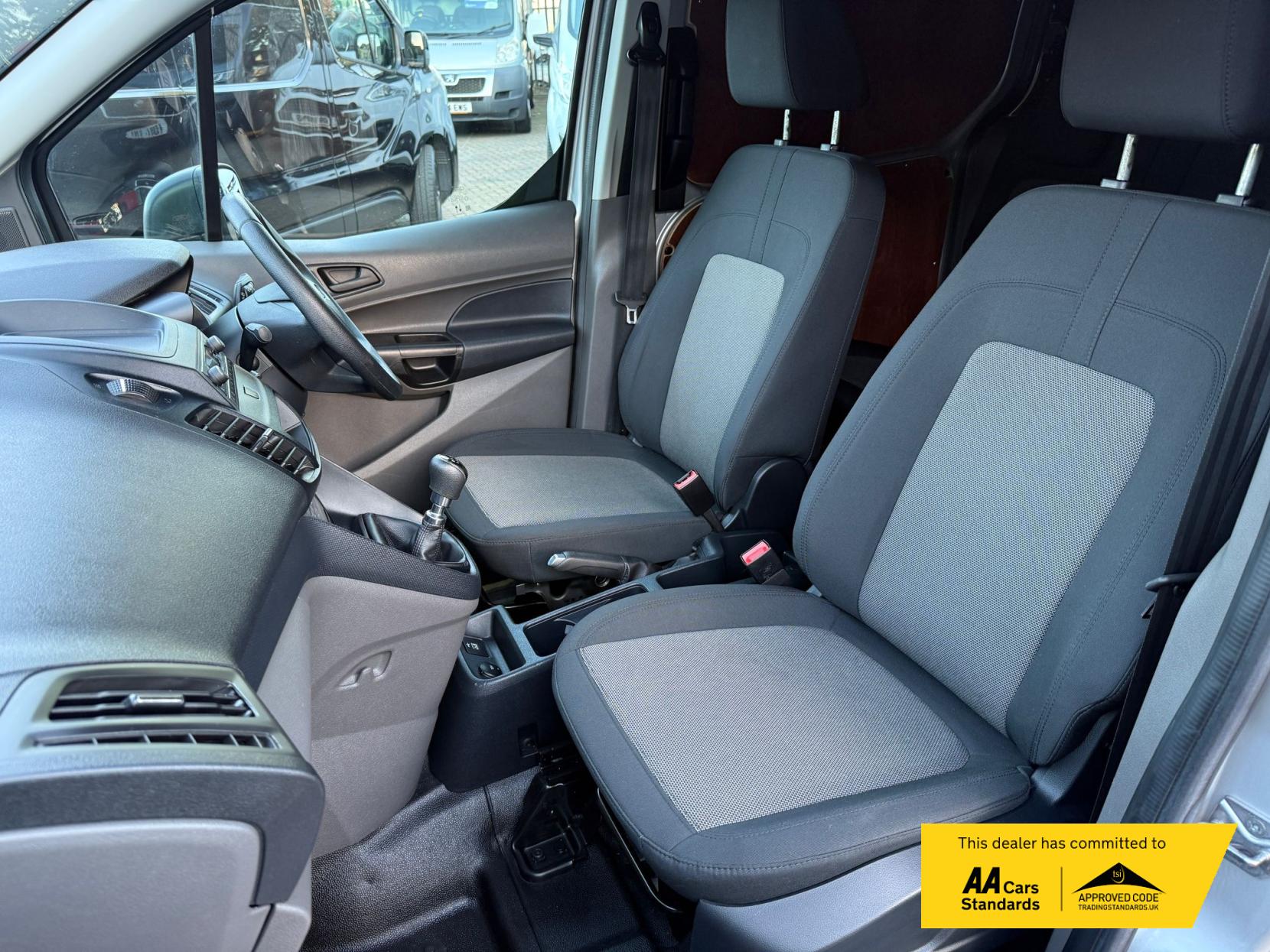 Ford Transit Connect 1.5 Leader Combi Van (2018 - 2023)