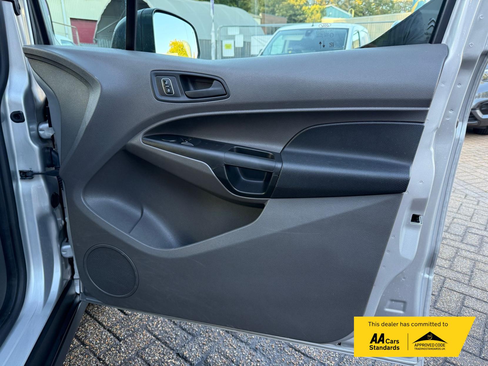 Ford Transit Connect 1.5 Leader Combi Van (2018 - 2023)