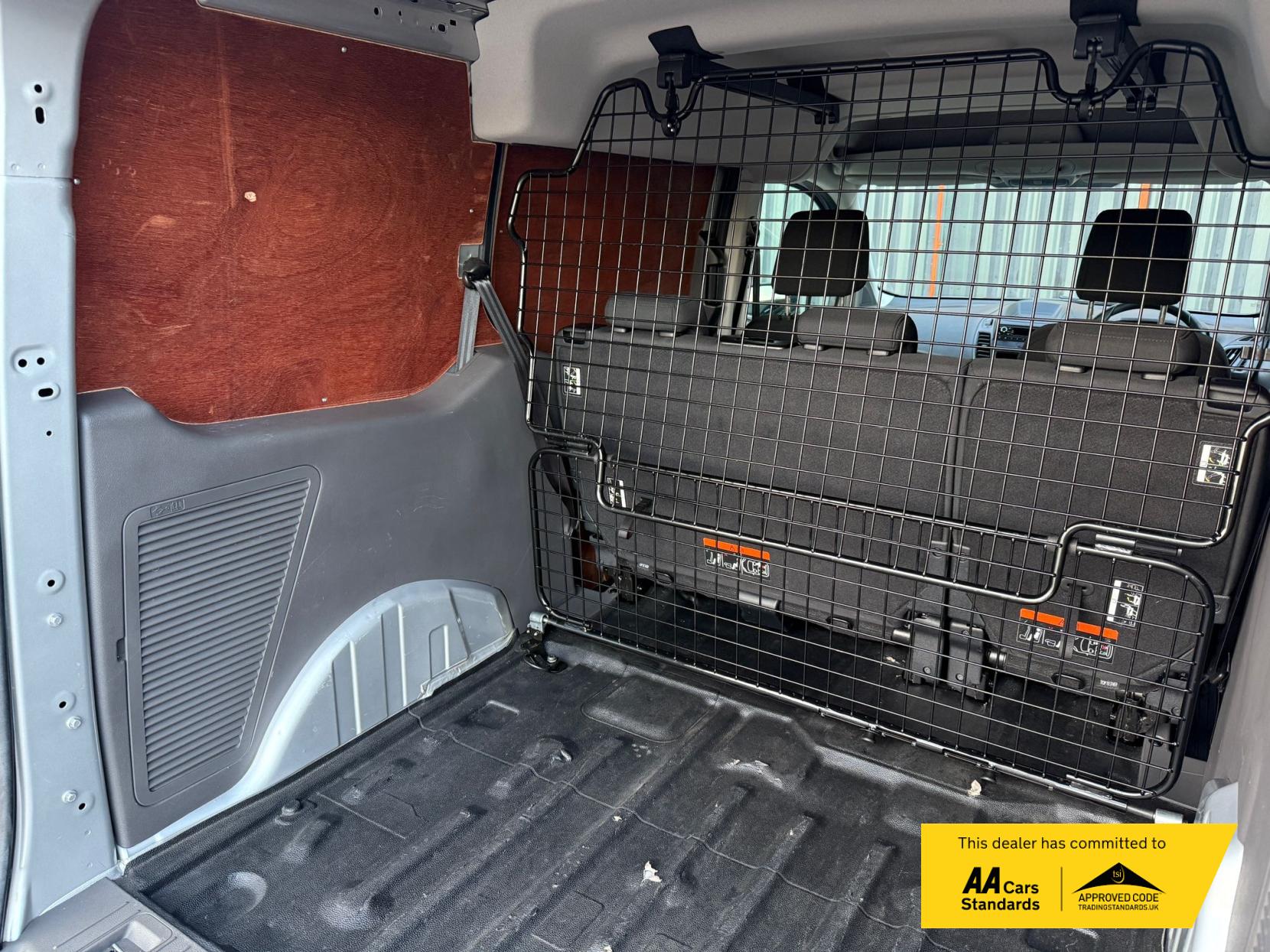 Ford Transit Connect 1.5 Leader Combi Van (2018 - 2023)