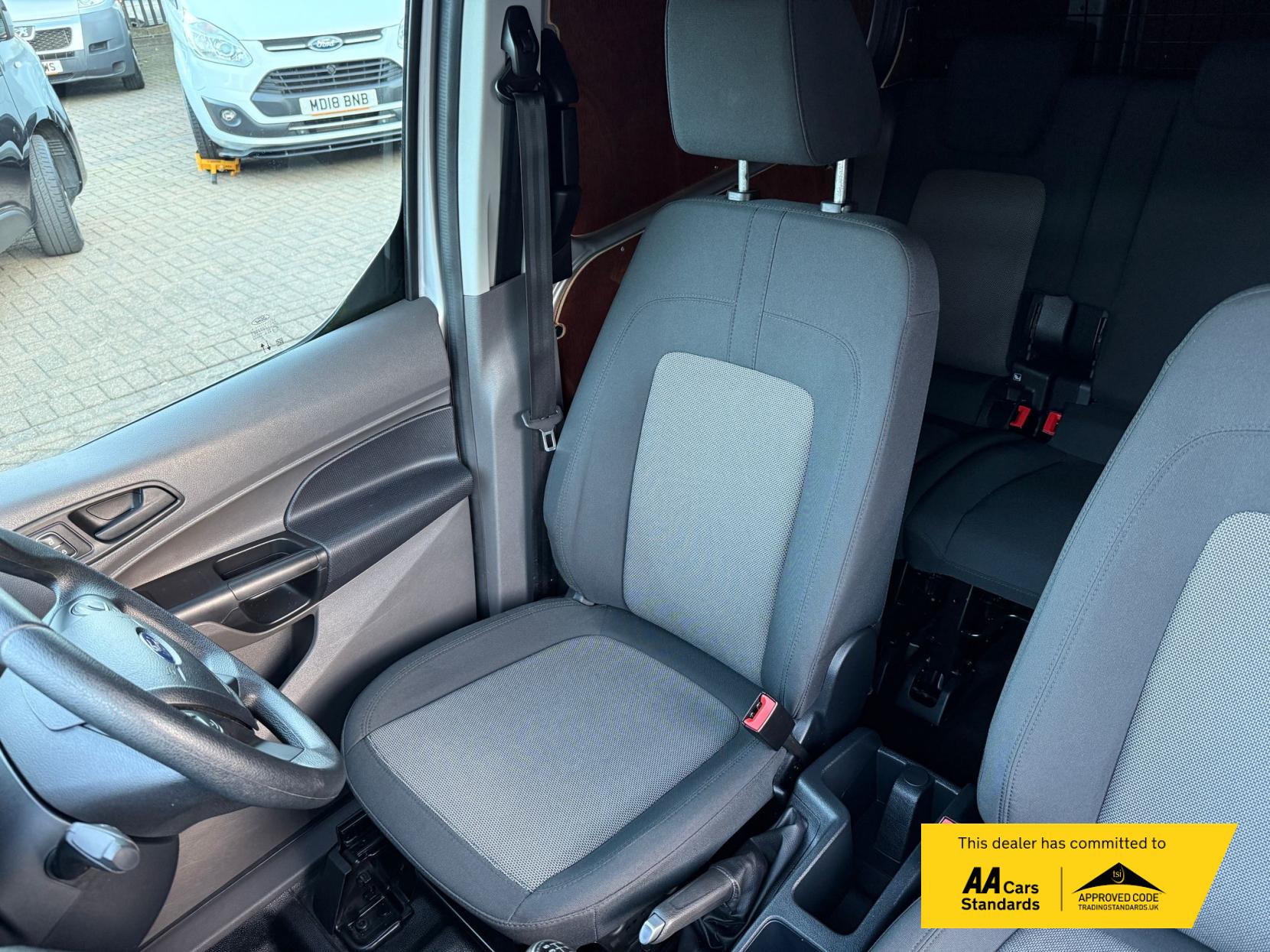 Ford Transit Connect 1.5 Leader Combi Van (2018 - 2023)