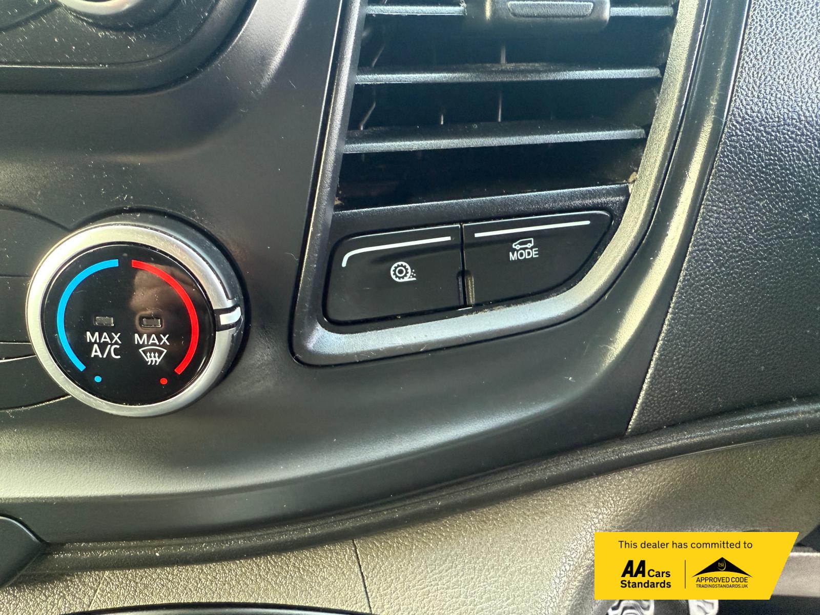 Ford Transit Custom 2.0 300 EcoBlue Leader Panel Van 5dr Diesel Manual L2 H2 Euro 6 (s/s) (130 ps)