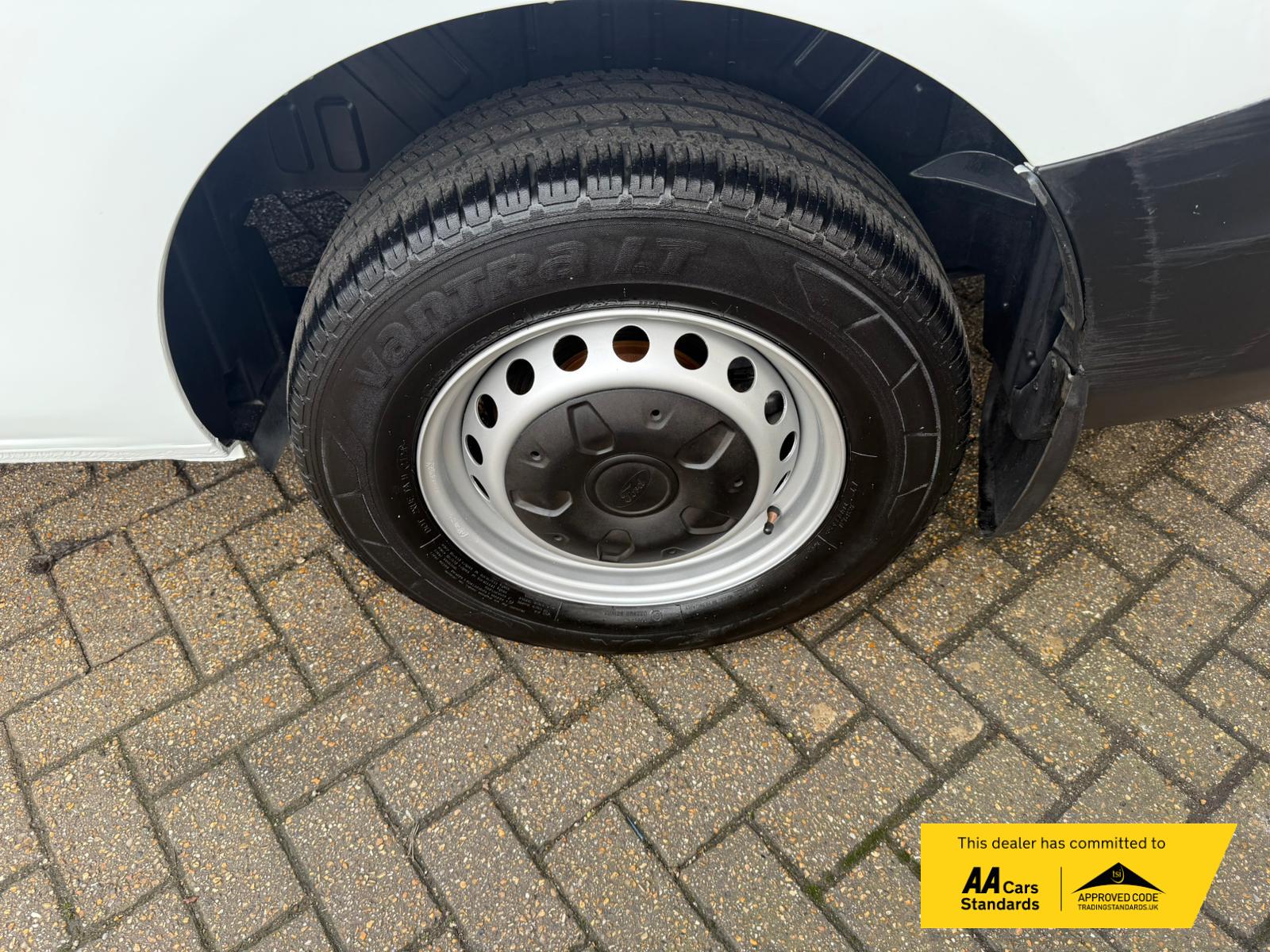 Ford Transit Custom 2.0 300 EcoBlue Leader Panel Van 5dr Diesel Manual L2 H2 Euro 6 (s/s) (130 ps)