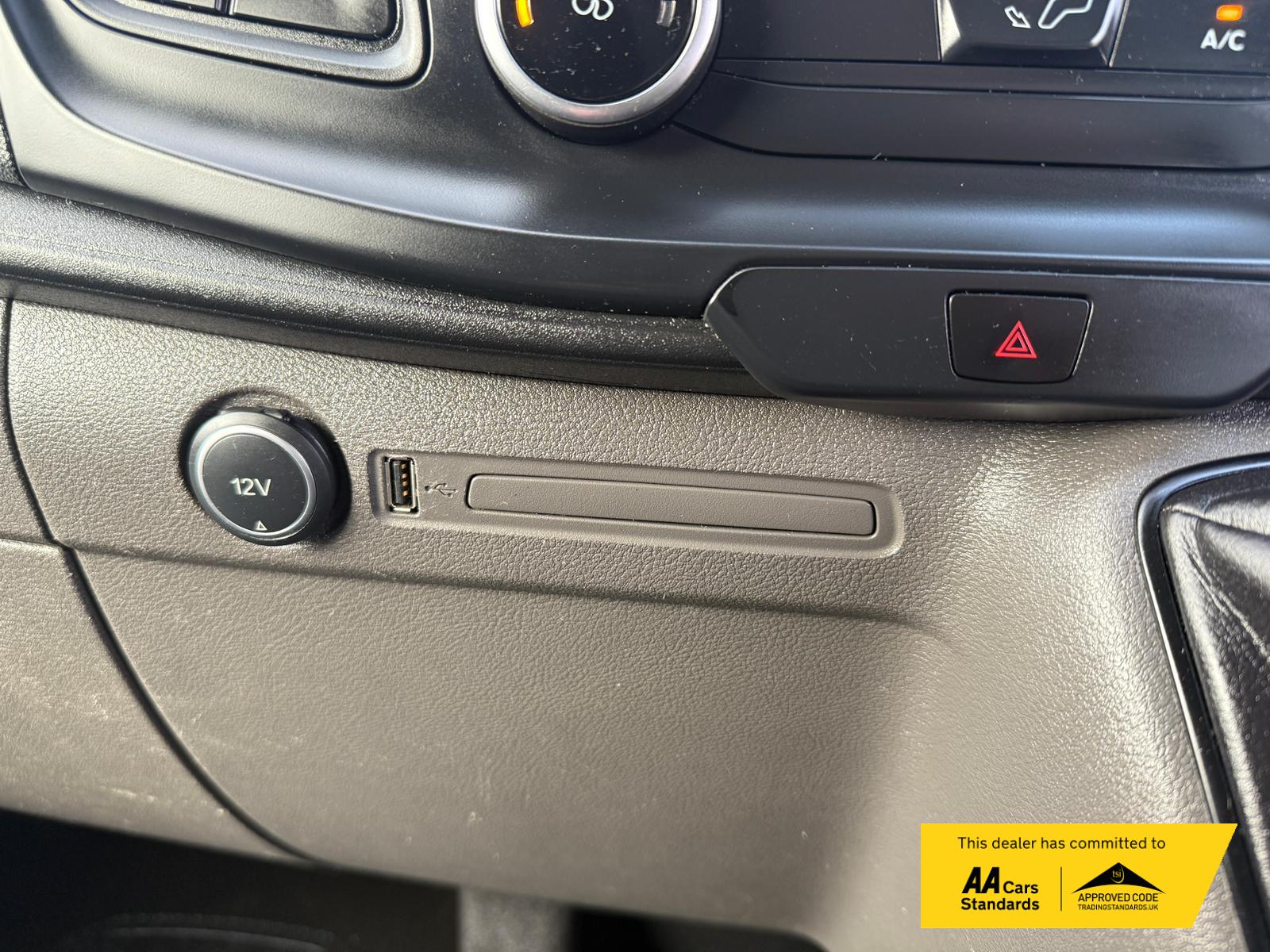 Ford Transit Custom 2.0 300 EcoBlue Leader Panel Van 5dr Diesel Manual L2 H2 Euro 6 (s/s) (130 ps)