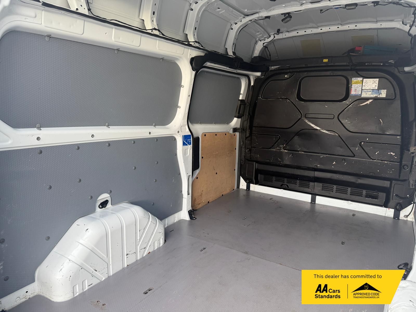 Ford Transit Custom 2.0 300 EcoBlue Leader Panel Van 5dr Diesel Manual L2 H2 Euro 6 (s/s) (130 ps)