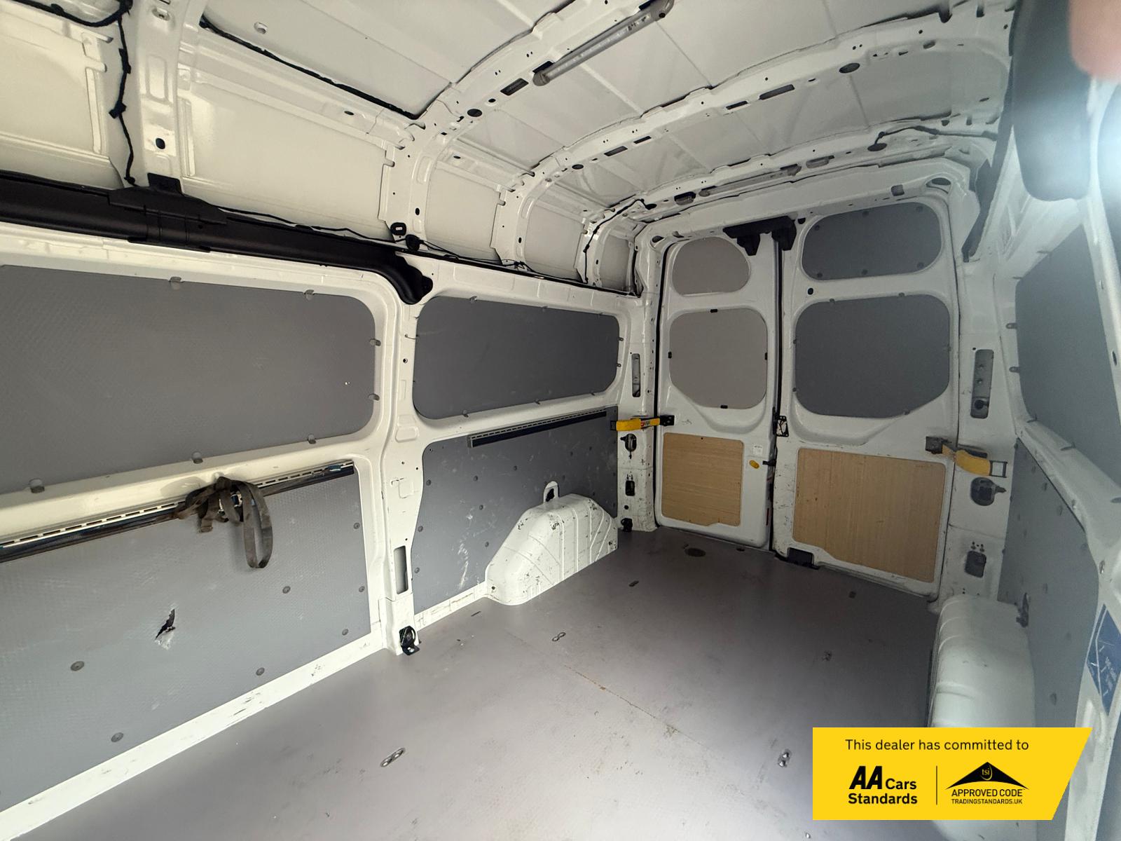 Ford Transit Custom 2.0 300 EcoBlue Leader Panel Van 5dr Diesel Manual L2 H2 Euro 6 (s/s) (130 ps)