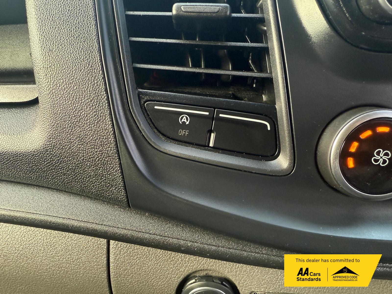 Ford Transit Custom 2.0 300 EcoBlue Leader Panel Van 5dr Diesel Manual L2 H2 Euro 6 (s/s) (130 ps)