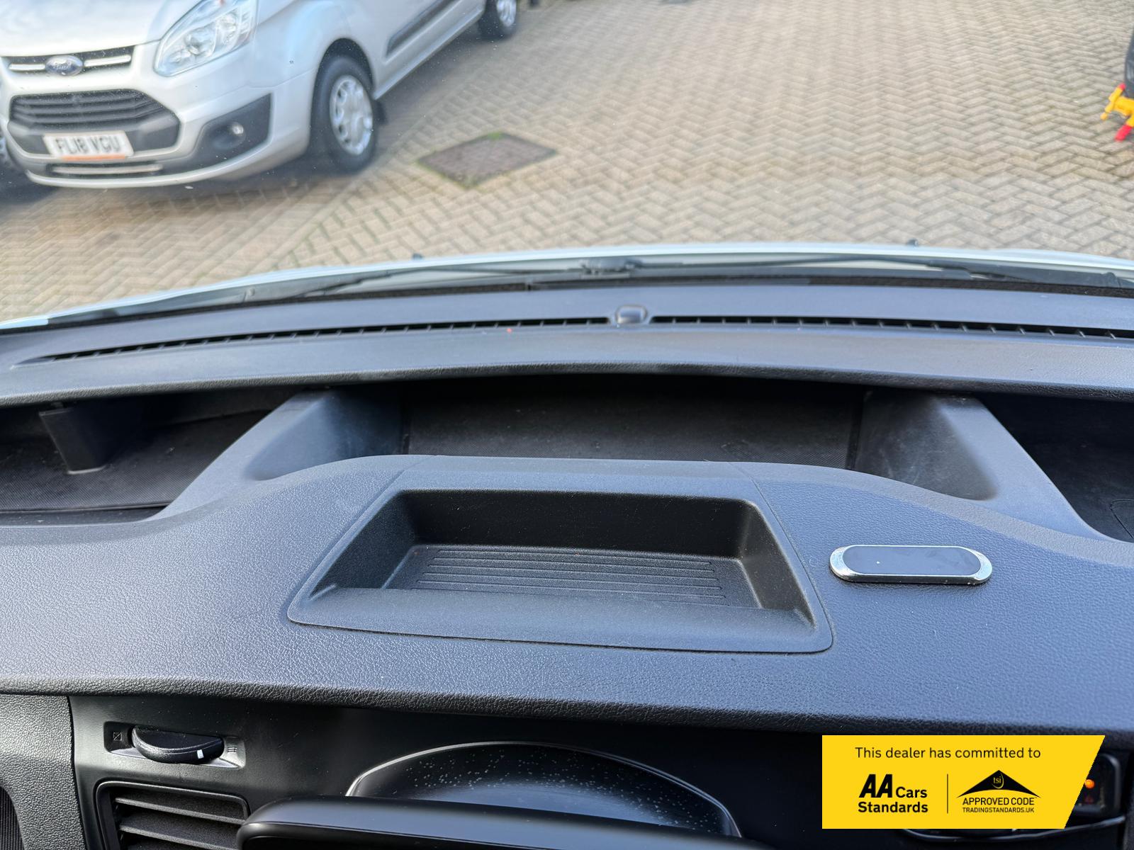 Ford Transit Custom 2.0 300 EcoBlue Leader Panel Van 5dr Diesel Manual L2 H2 Euro 6 (s/s) (130 ps)