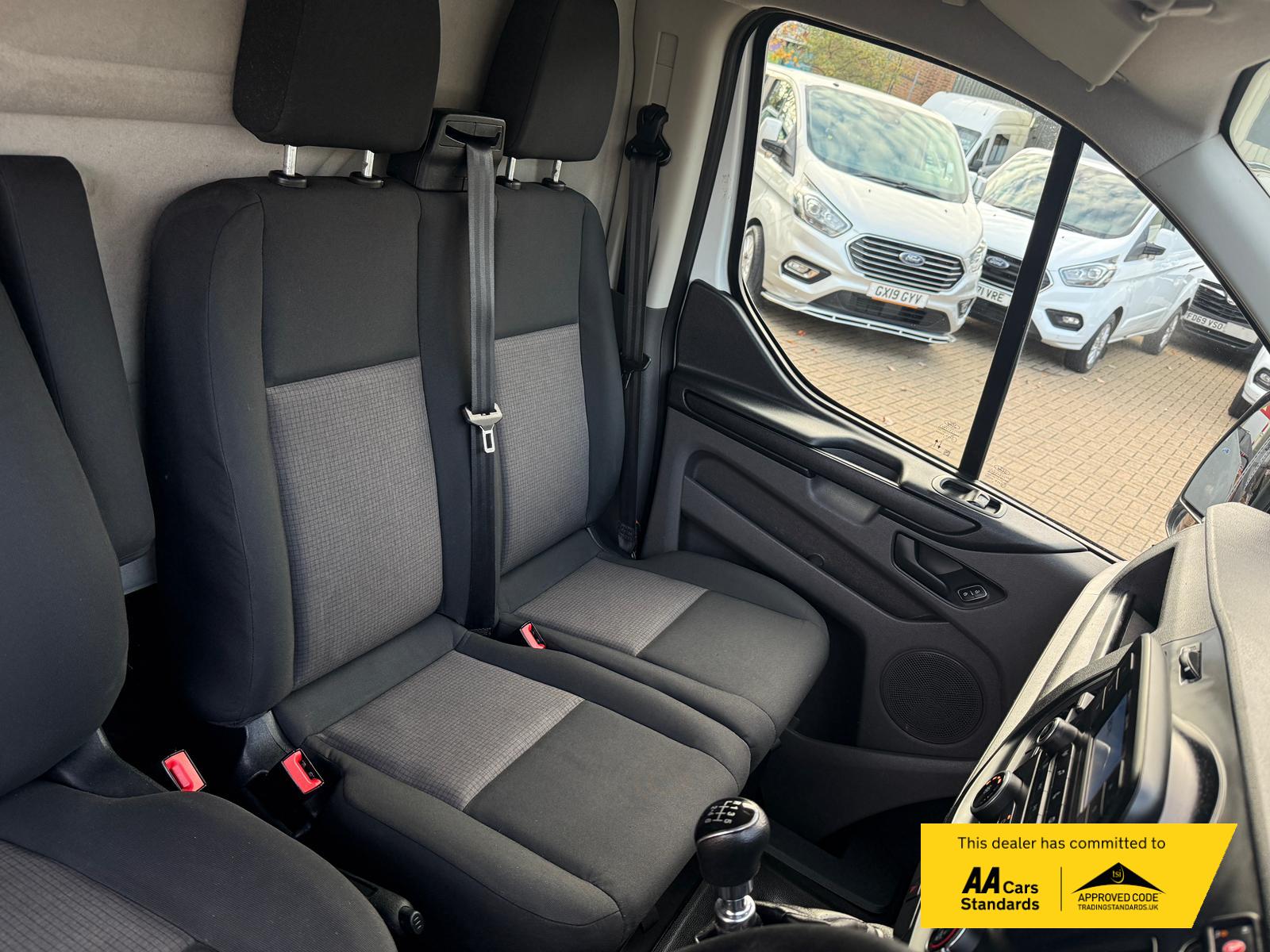 Ford Transit Custom 2.0 300 EcoBlue Leader Panel Van 5dr Diesel Manual L2 H2 Euro 6 (s/s) (130 ps)