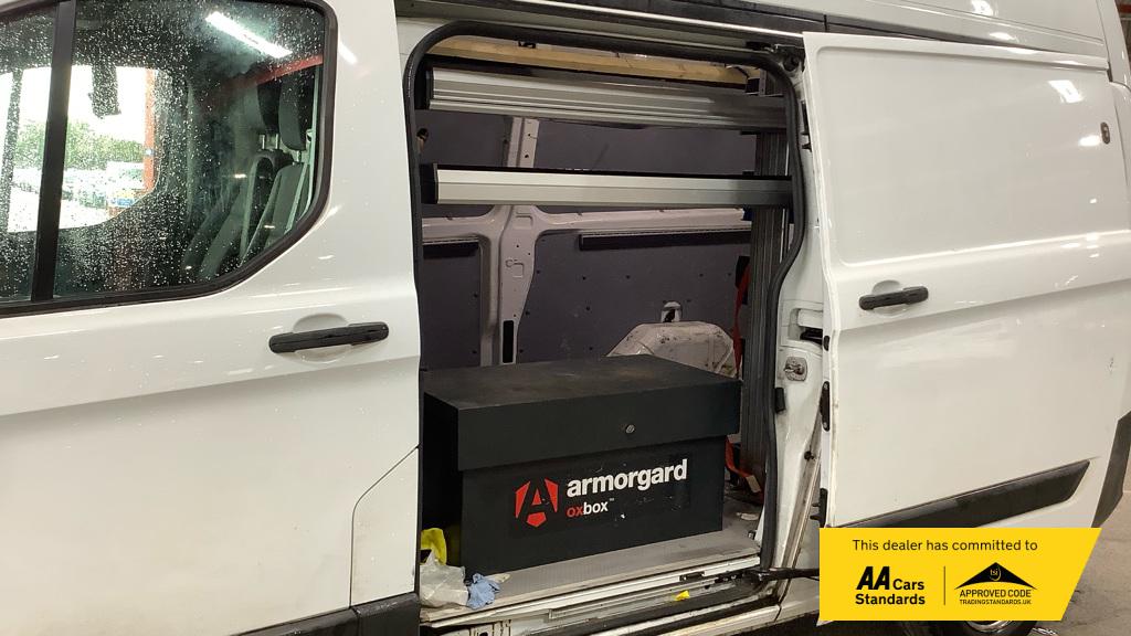 Ford Transit Custom 2.0 300 EcoBlue Leader Panel Van 5dr Diesel Manual L2 H2 Euro 6 (s/s) (130 ps)