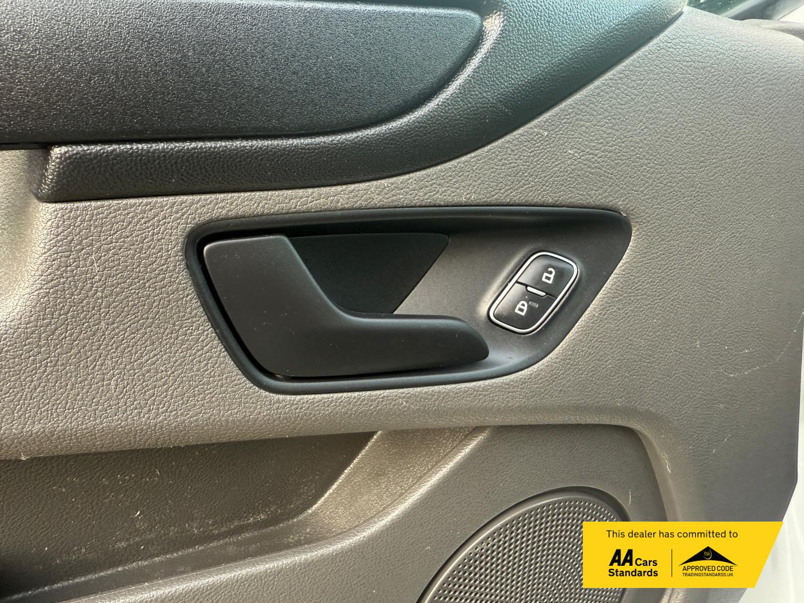 Ford Transit Custom 2.0 300 EcoBlue Leader Panel Van 5dr Diesel Manual L2 H2 Euro 6 (s/s) (130 ps)