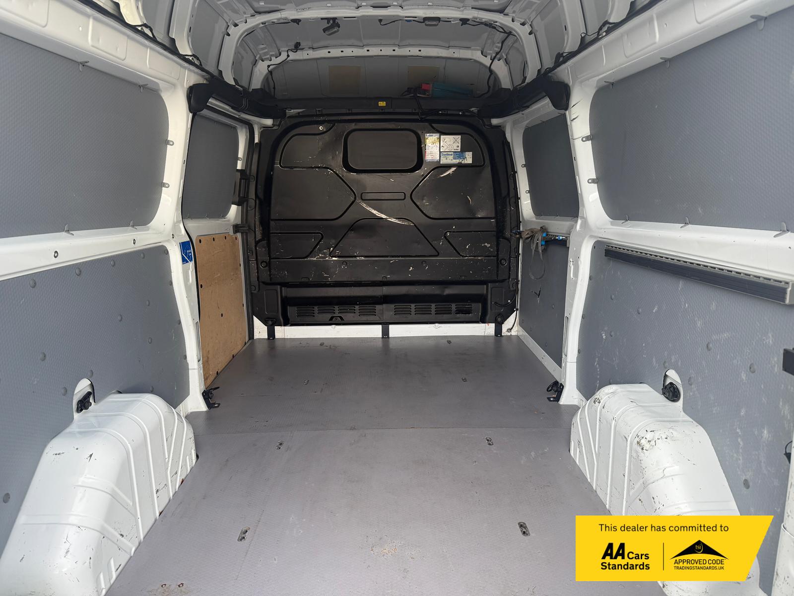 Ford Transit Custom 2.0 300 EcoBlue Leader Panel Van 5dr Diesel Manual L2 H2 Euro 6 (s/s) (130 ps)