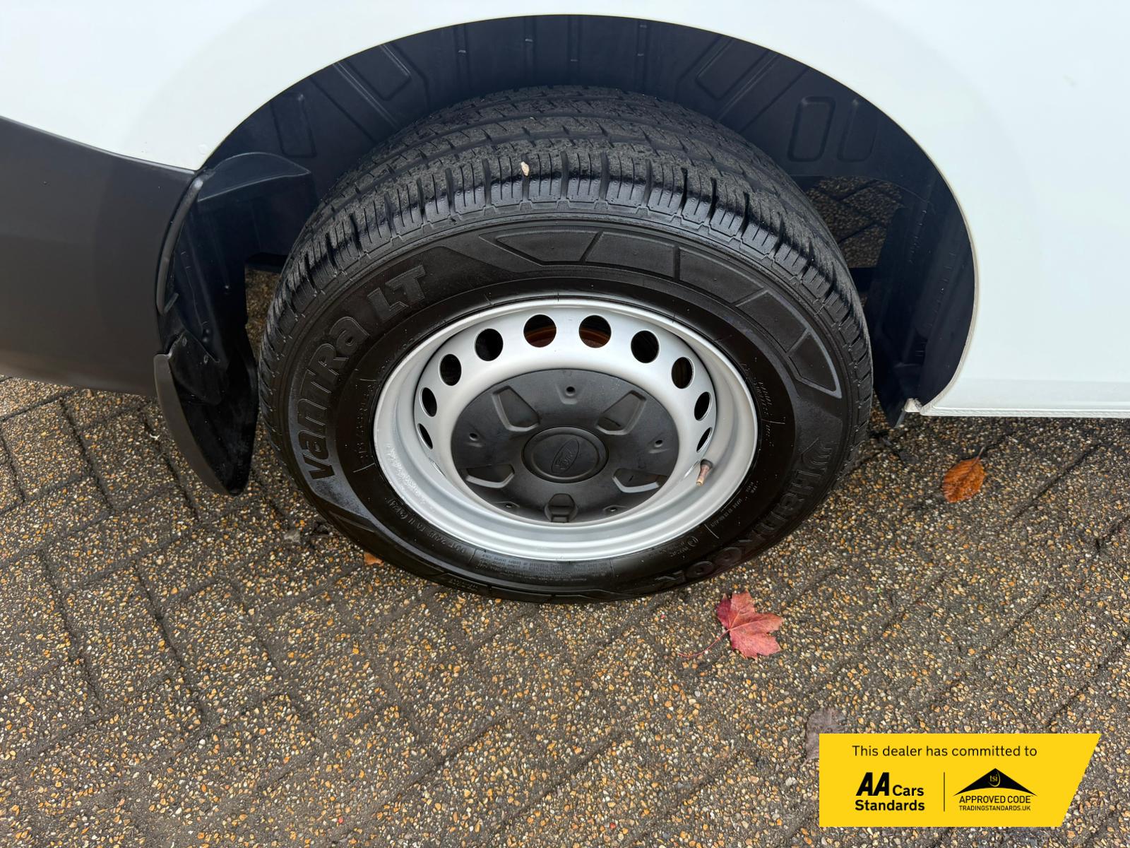 Ford Transit Custom 2.0 300 EcoBlue Leader Panel Van 5dr Diesel Manual L2 H2 Euro 6 (s/s) (130 ps)