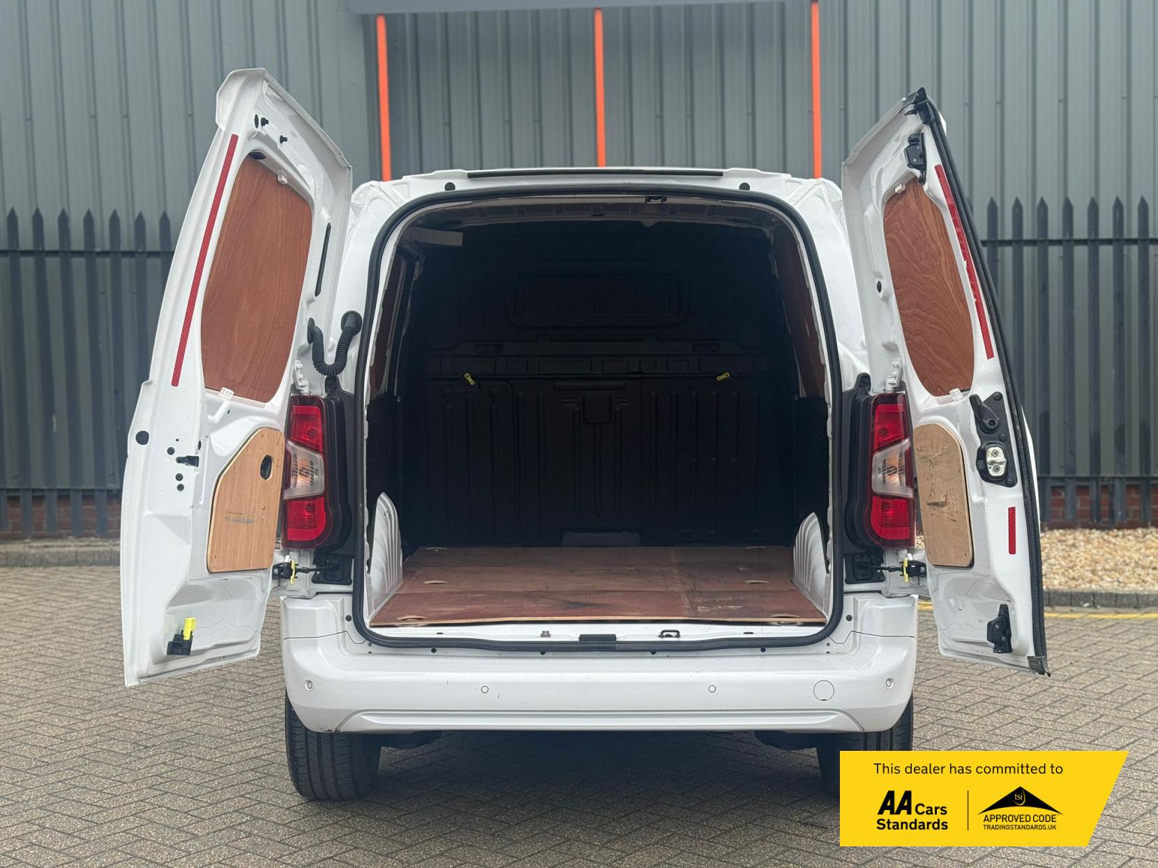 Vauxhall Combo 1.5 Turbo D 2300 Sportive Panel Van 5dr Diesel Manual L1 H1 Euro 6 (100 ps)