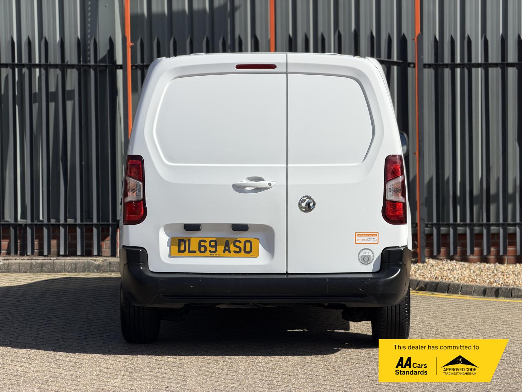 Vauxhall Combo 1.5 Turbo D 2000 Edition Panel Van 4dr Diesel Auto L1 H1 Euro 6 (s/s) (130 ps)