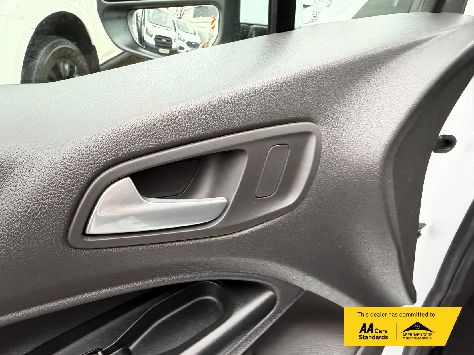 Ford Transit Connect 1.5 TDCi 240 Limited Panel Van 5dr Diesel Manual L2 H1 (119 g/km, 118 bhp)