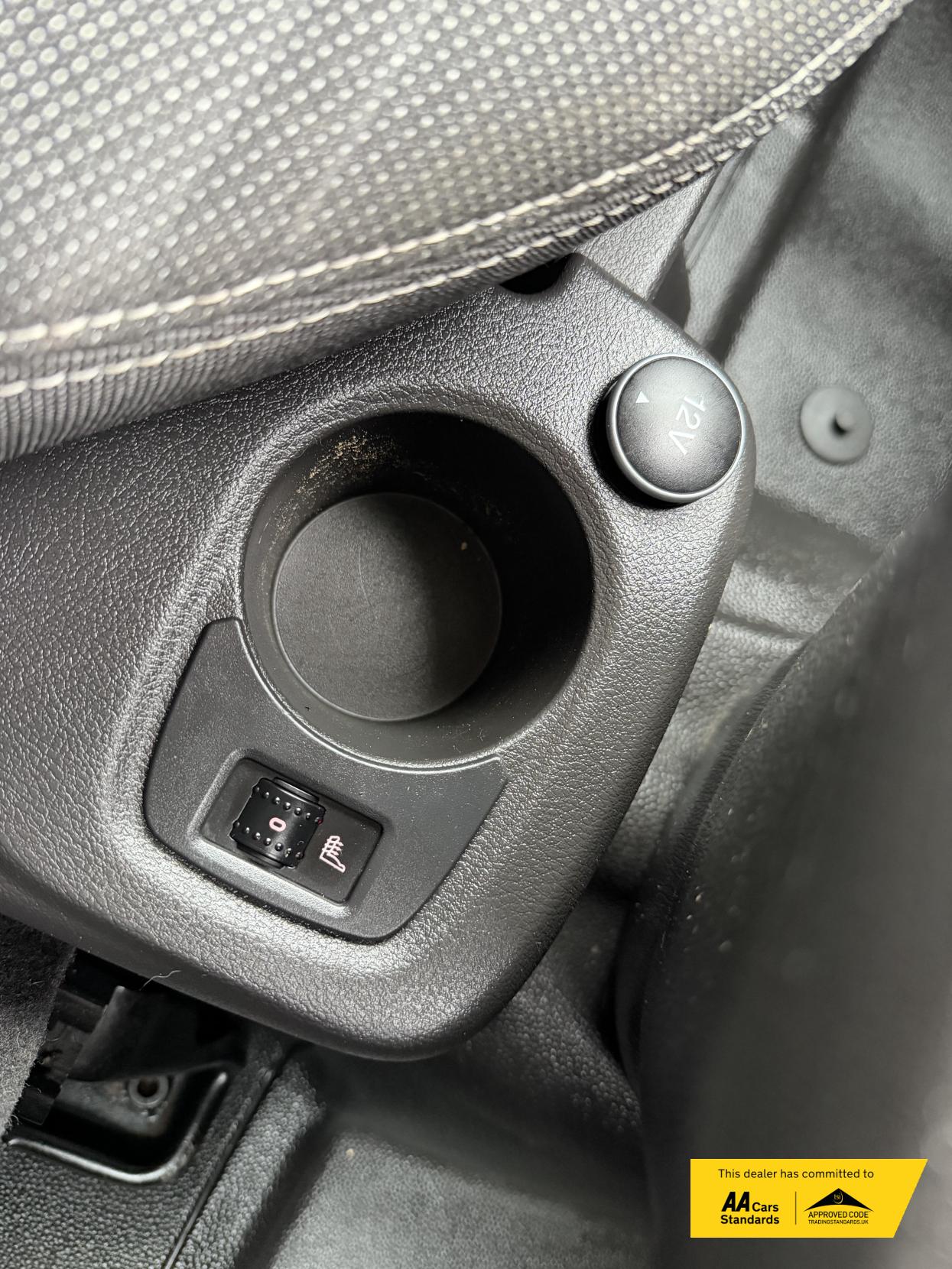 Ford Transit Connect 1.5 TDCi 240 Limited Panel Van 5dr Diesel Manual L2 H1 (119 g/km, 118 bhp)