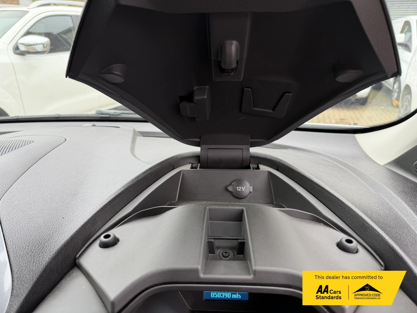 Ford Transit Connect 1.5 TDCi 240 Limited Panel Van 5dr Diesel Manual L2 H1 (119 g/km, 118 bhp)