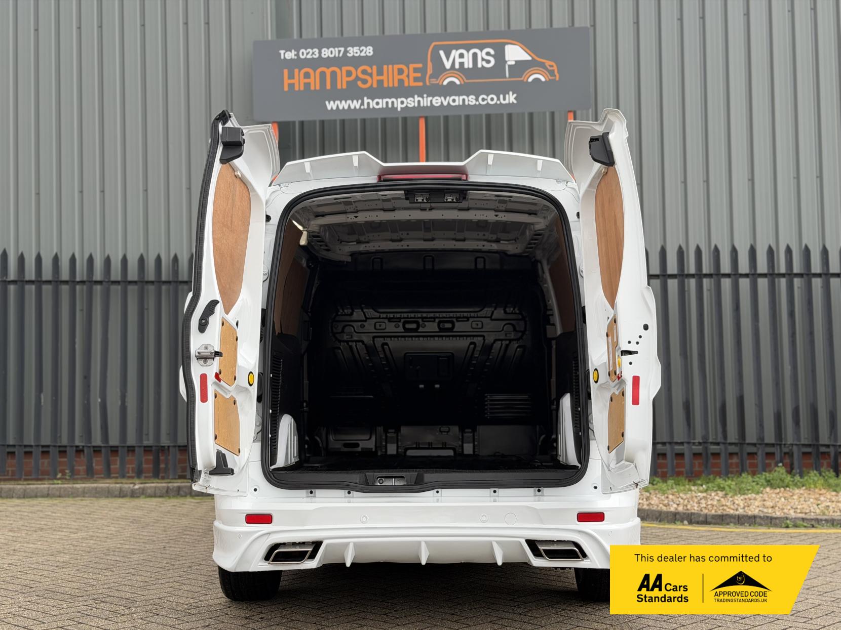 Ford Transit Connect 1.5 TDCi 240 Limited Panel Van 5dr Diesel Manual L2 H1 (119 g/km, 118 bhp)